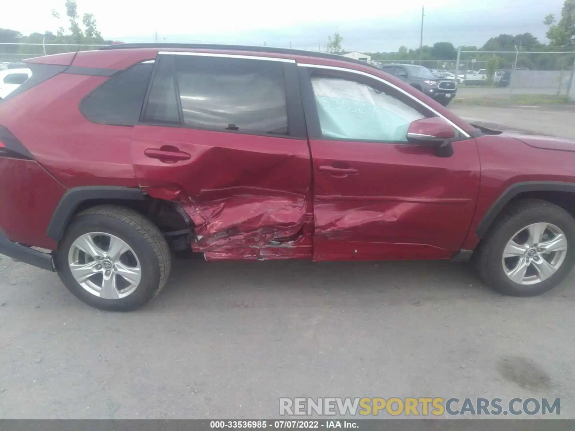 6 Photograph of a damaged car 2T3P1RFV9LC104278 TOYOTA RAV4 2020