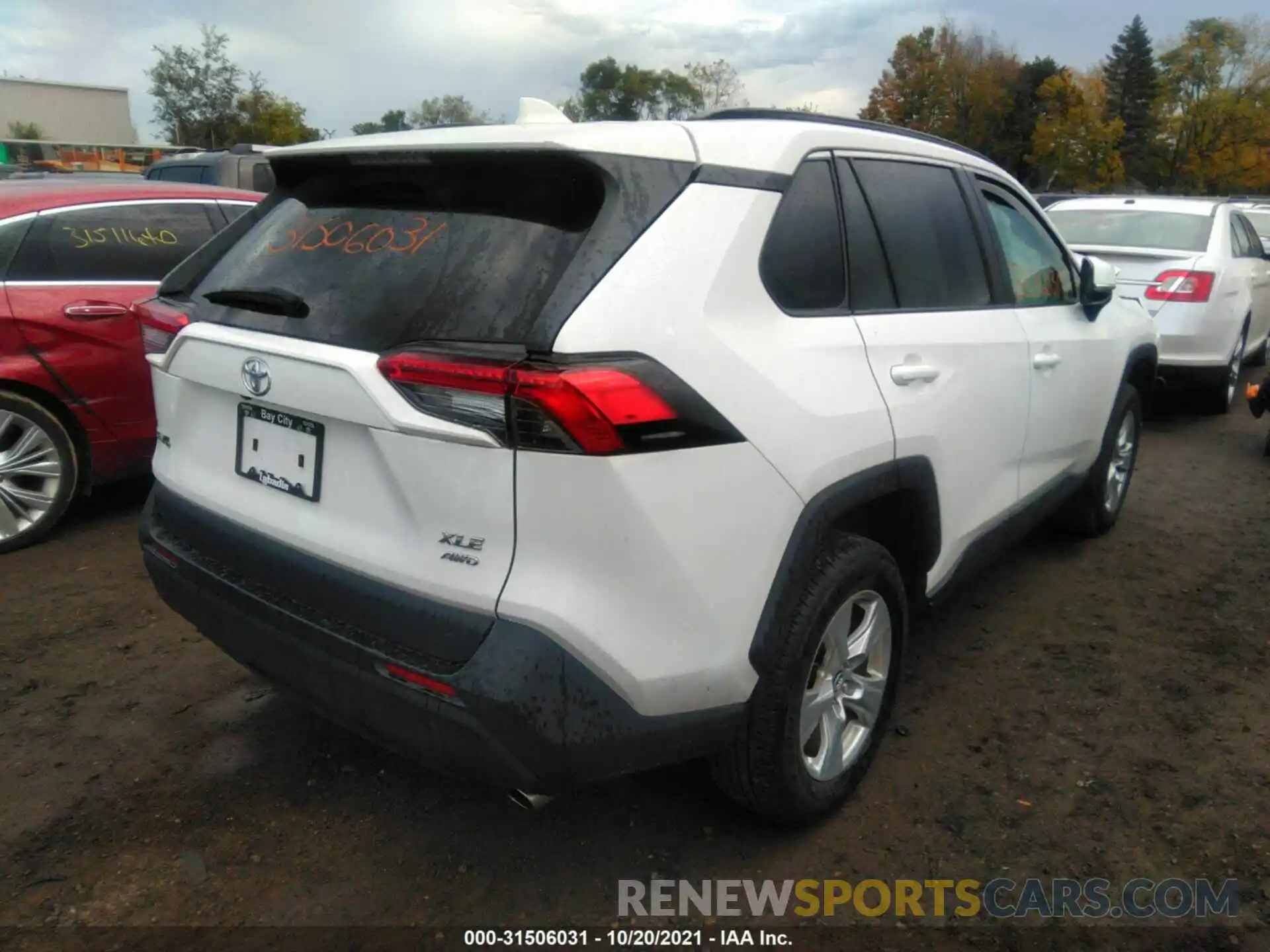 4 Photograph of a damaged car 2T3P1RFV9LC112428 TOYOTA RAV4 2020