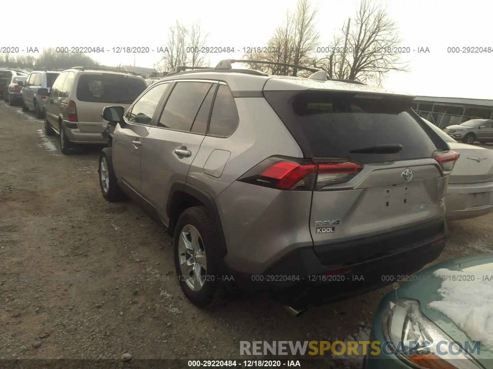 3 Фотография поврежденного автомобиля 2T3P1RFV9LC118844 TOYOTA RAV4 2020