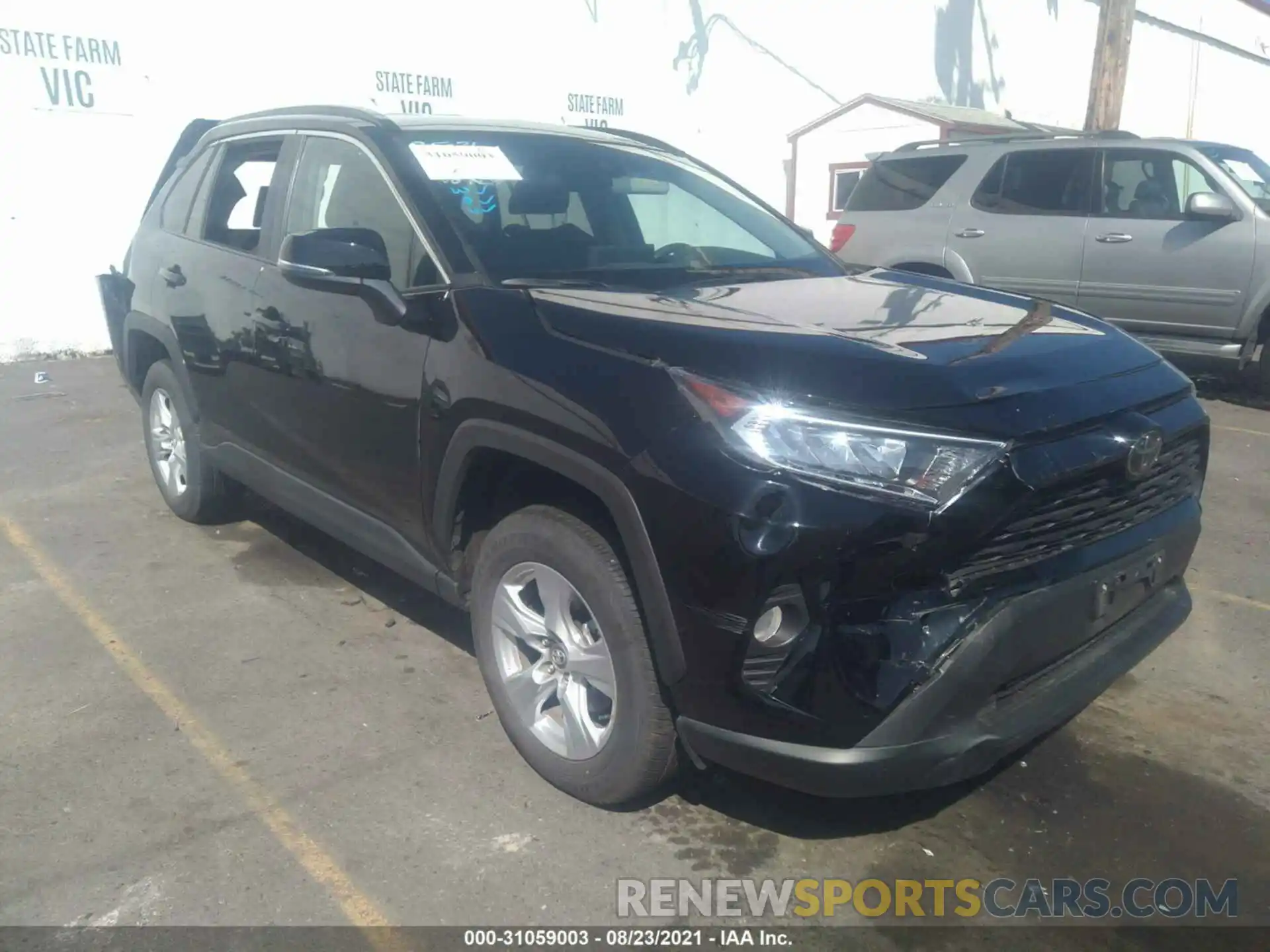 1 Photograph of a damaged car 2T3P1RFV9LC121520 TOYOTA RAV4 2020