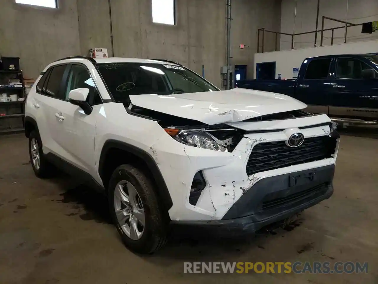 1 Фотография поврежденного автомобиля 2T3P1RFV9LC129679 TOYOTA RAV4 2020