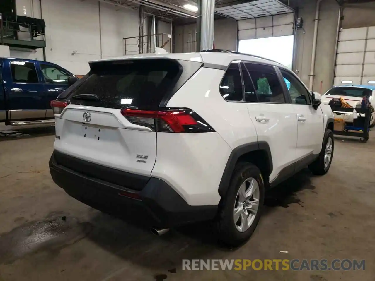 4 Photograph of a damaged car 2T3P1RFV9LC129679 TOYOTA RAV4 2020