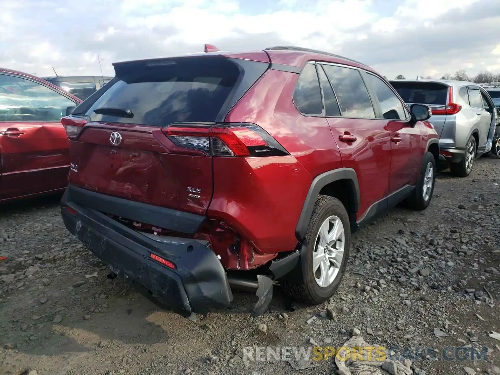 4 Photograph of a damaged car 2T3P1RFV9LW085729 TOYOTA RAV4 2020