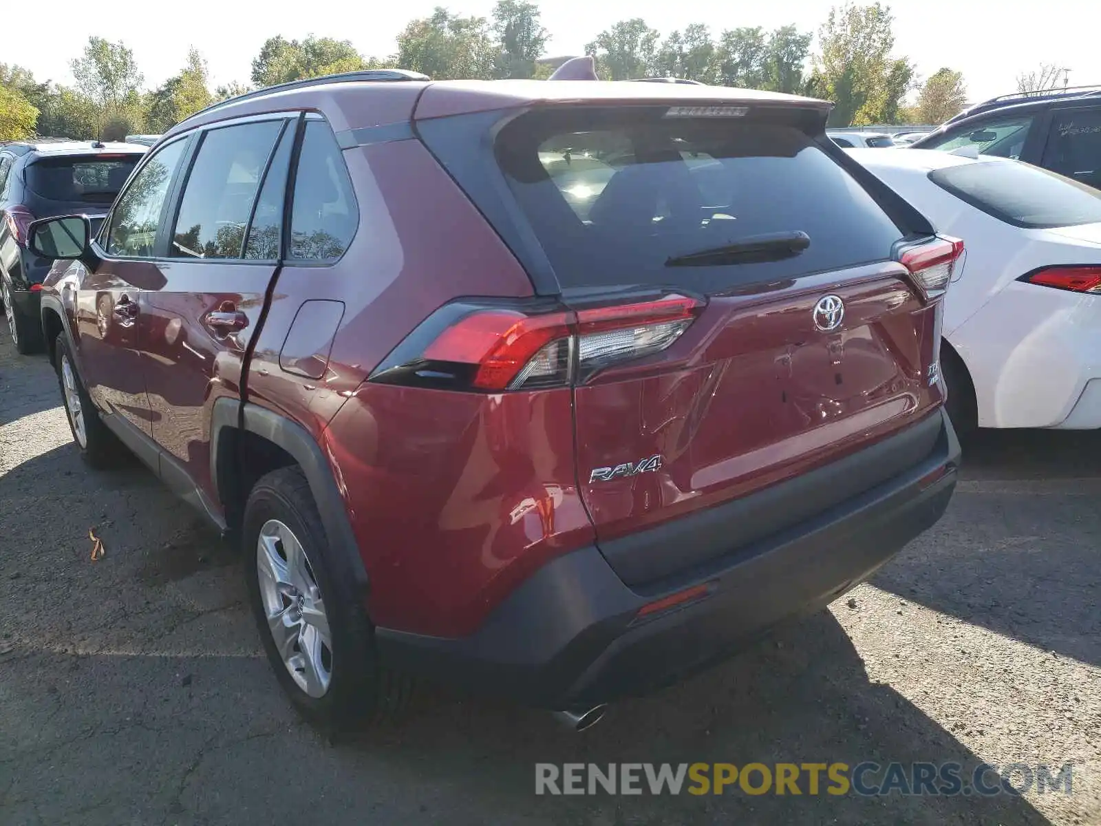 3 Photograph of a damaged car 2T3P1RFV9LW117384 TOYOTA RAV4 2020