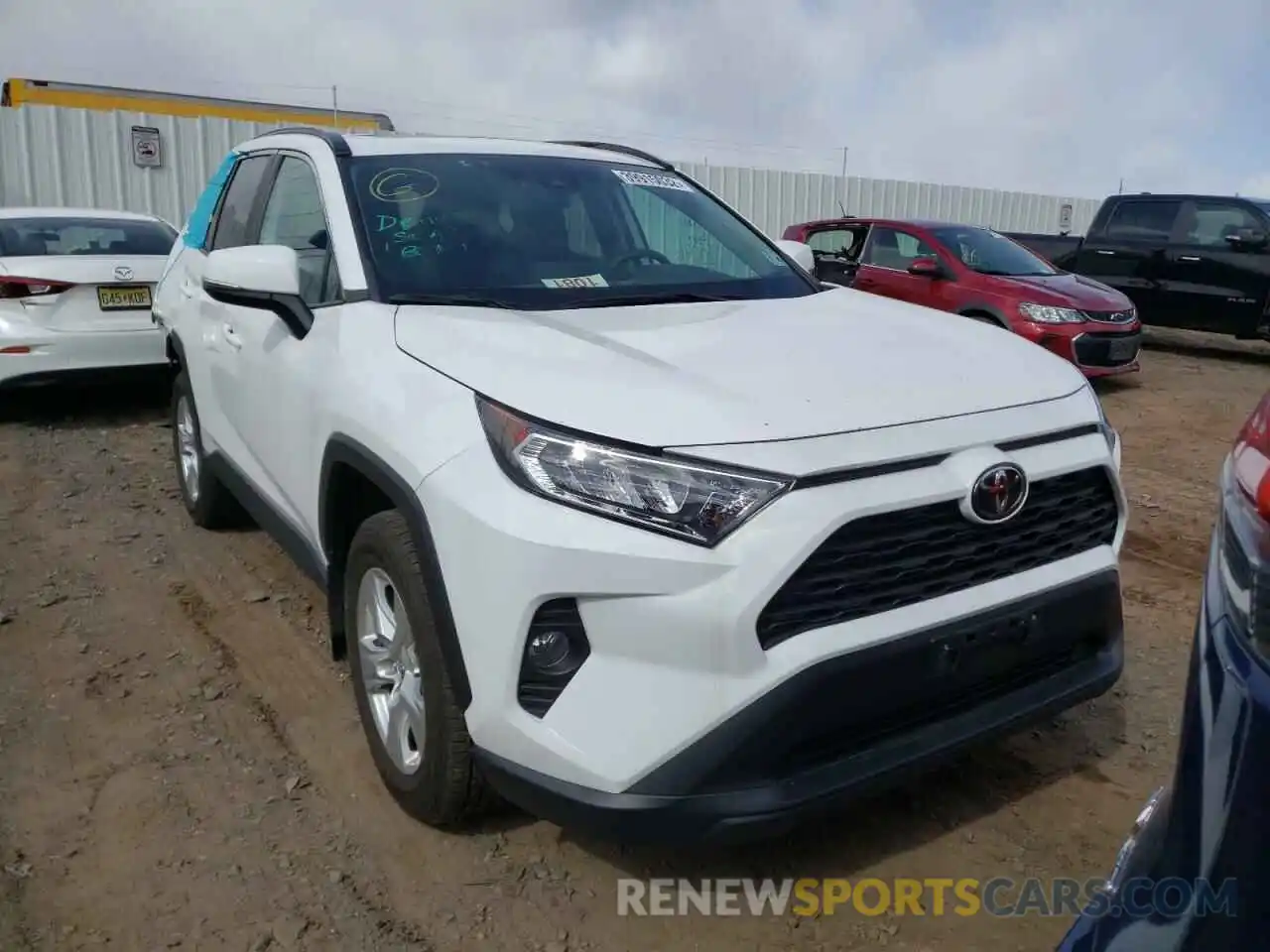 1 Фотография поврежденного автомобиля 2T3P1RFV9LW117479 TOYOTA RAV4 2020