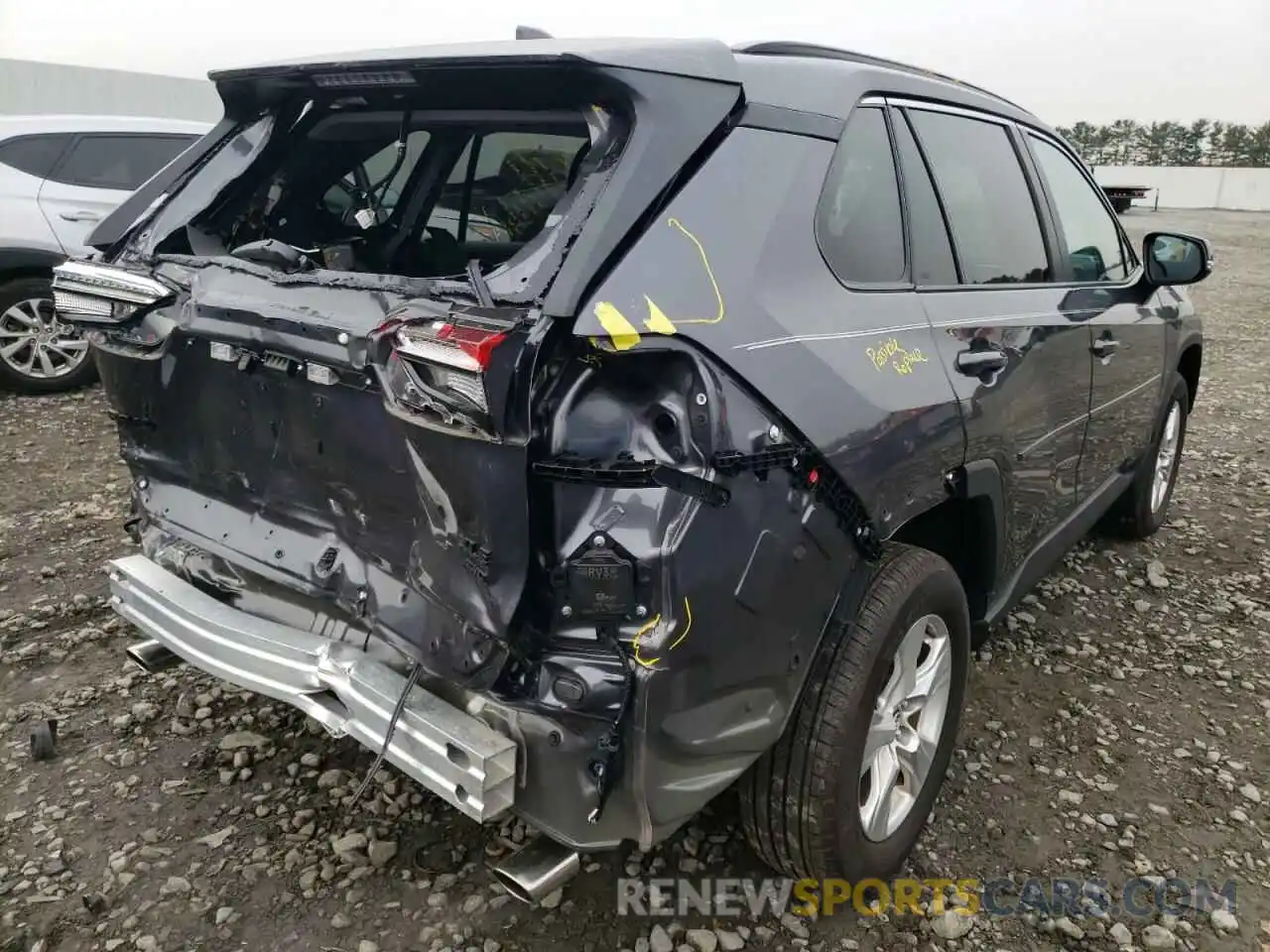 4 Photograph of a damaged car 2T3P1RFV9LW127686 TOYOTA RAV4 2020