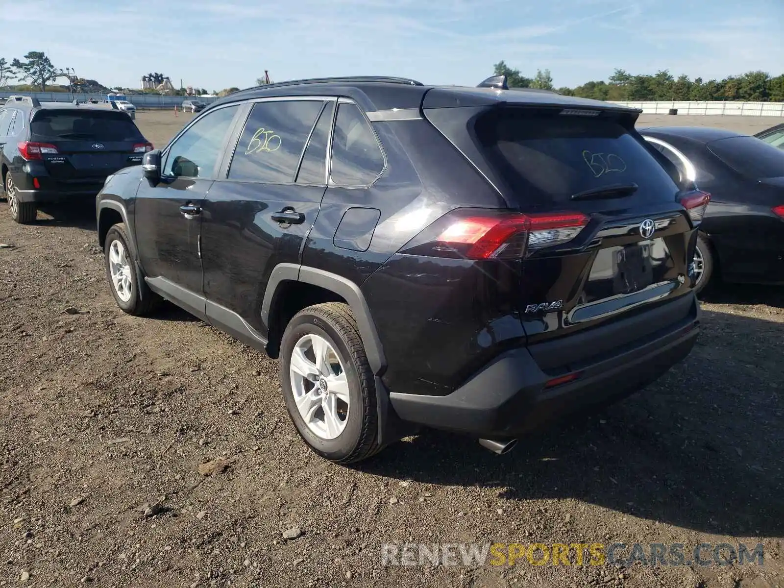 3 Фотография поврежденного автомобиля 2T3P1RFV9LW135898 TOYOTA RAV4 2020