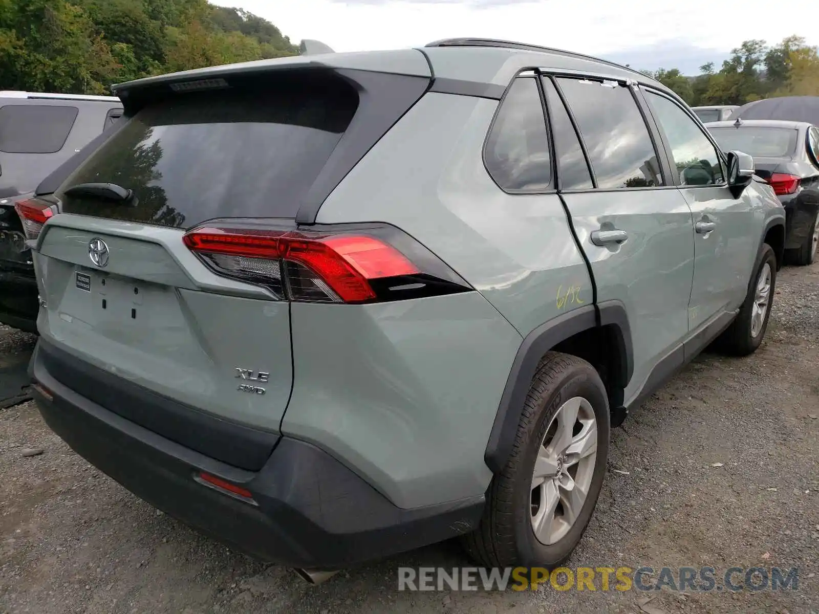 4 Photograph of a damaged car 2T3P1RFV9LW135965 TOYOTA RAV4 2020