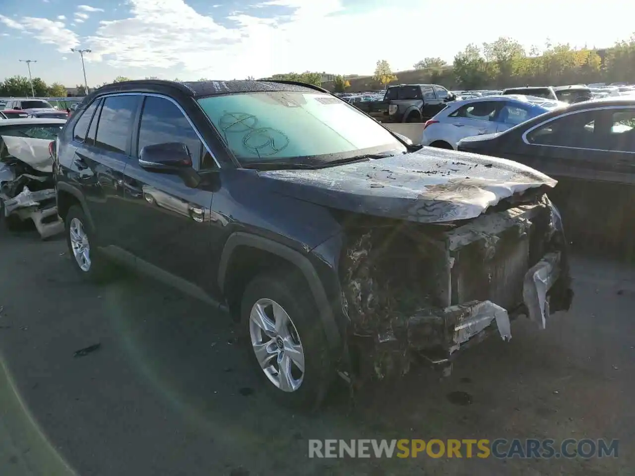 1 Photograph of a damaged car 2T3P1RFVXLC080427 TOYOTA RAV4 2020