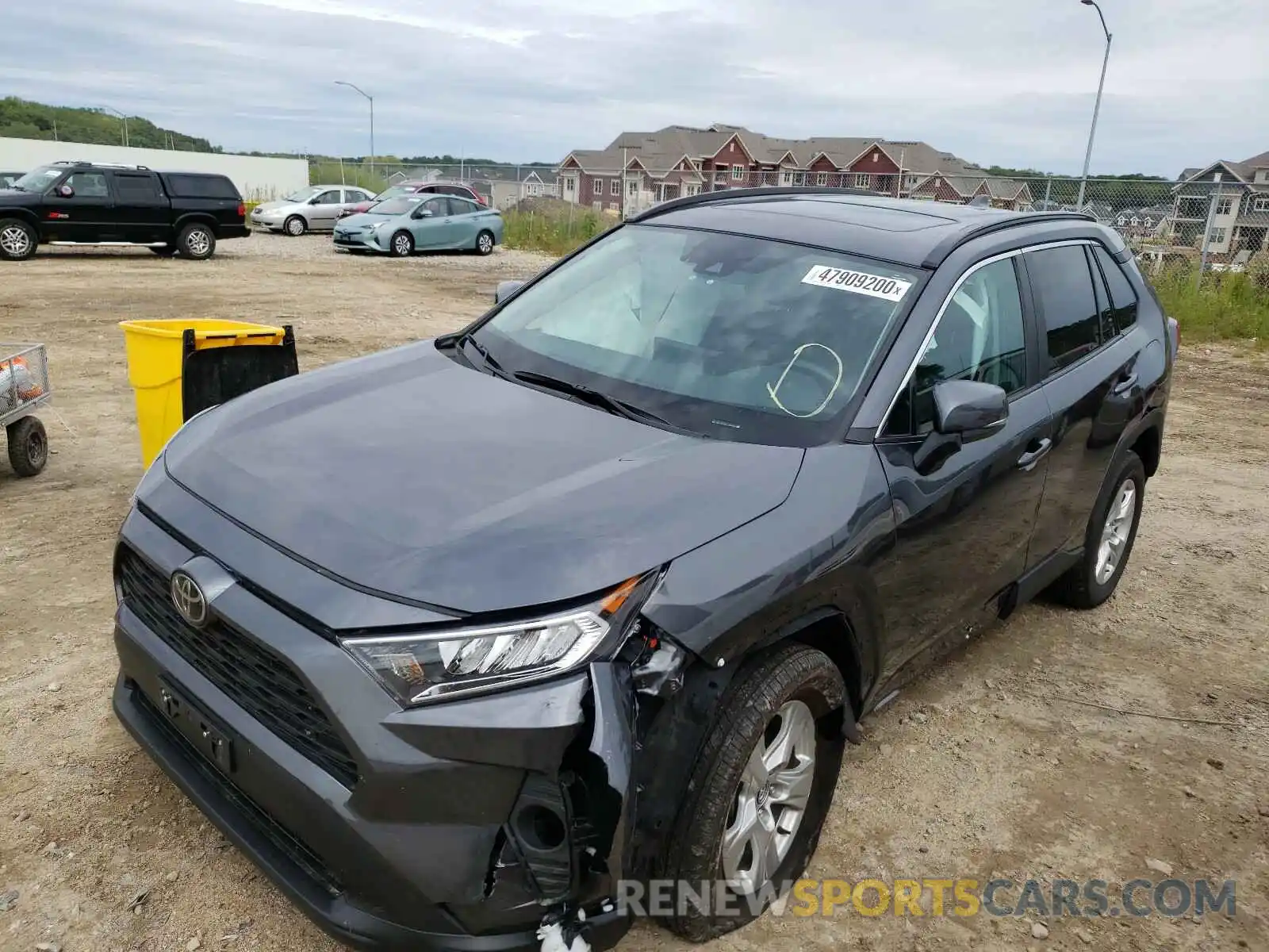 2 Photograph of a damaged car 2T3P1RFVXLC088933 TOYOTA RAV4 2020