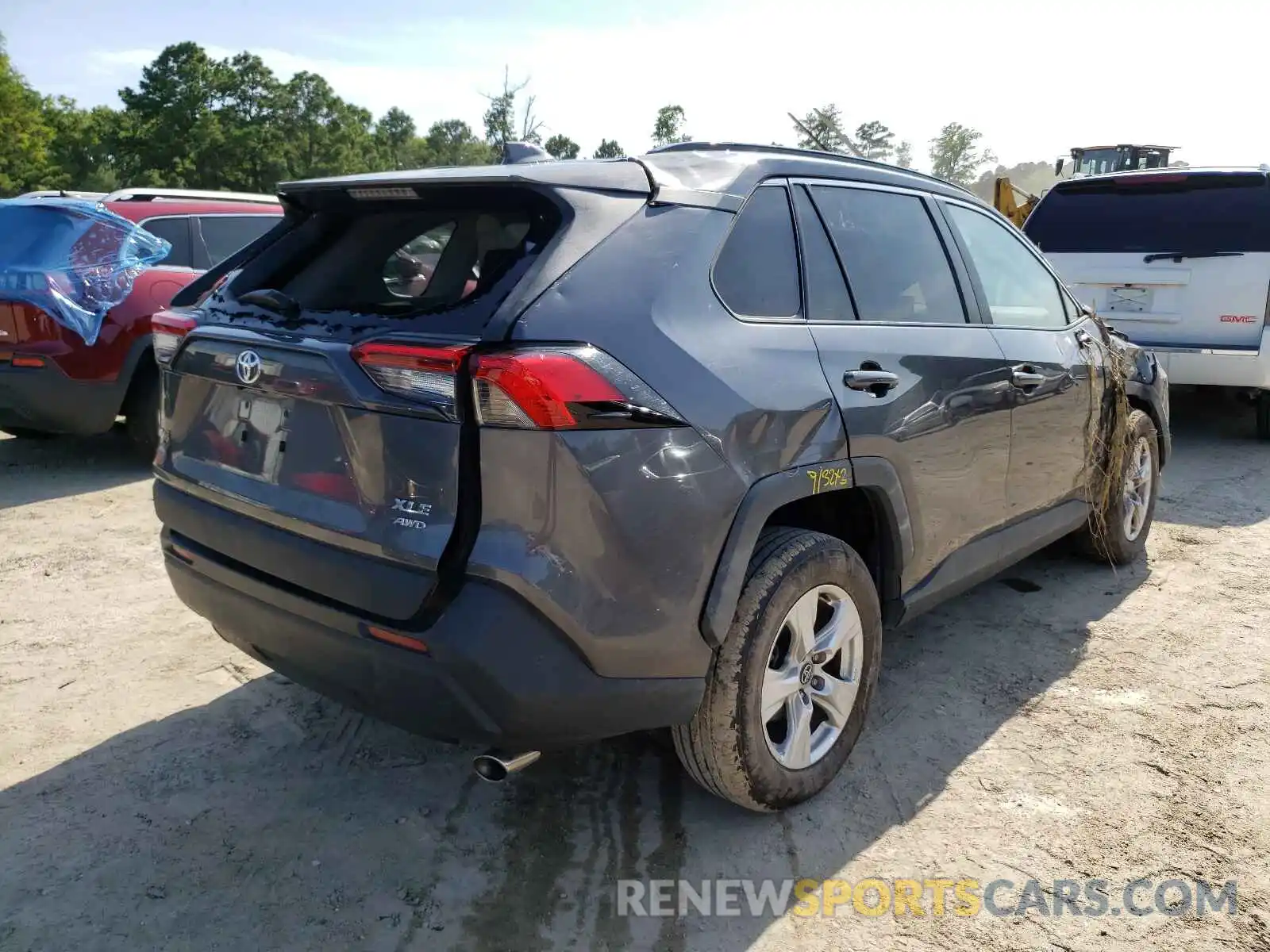 4 Photograph of a damaged car 2T3P1RFVXLC090262 TOYOTA RAV4 2020