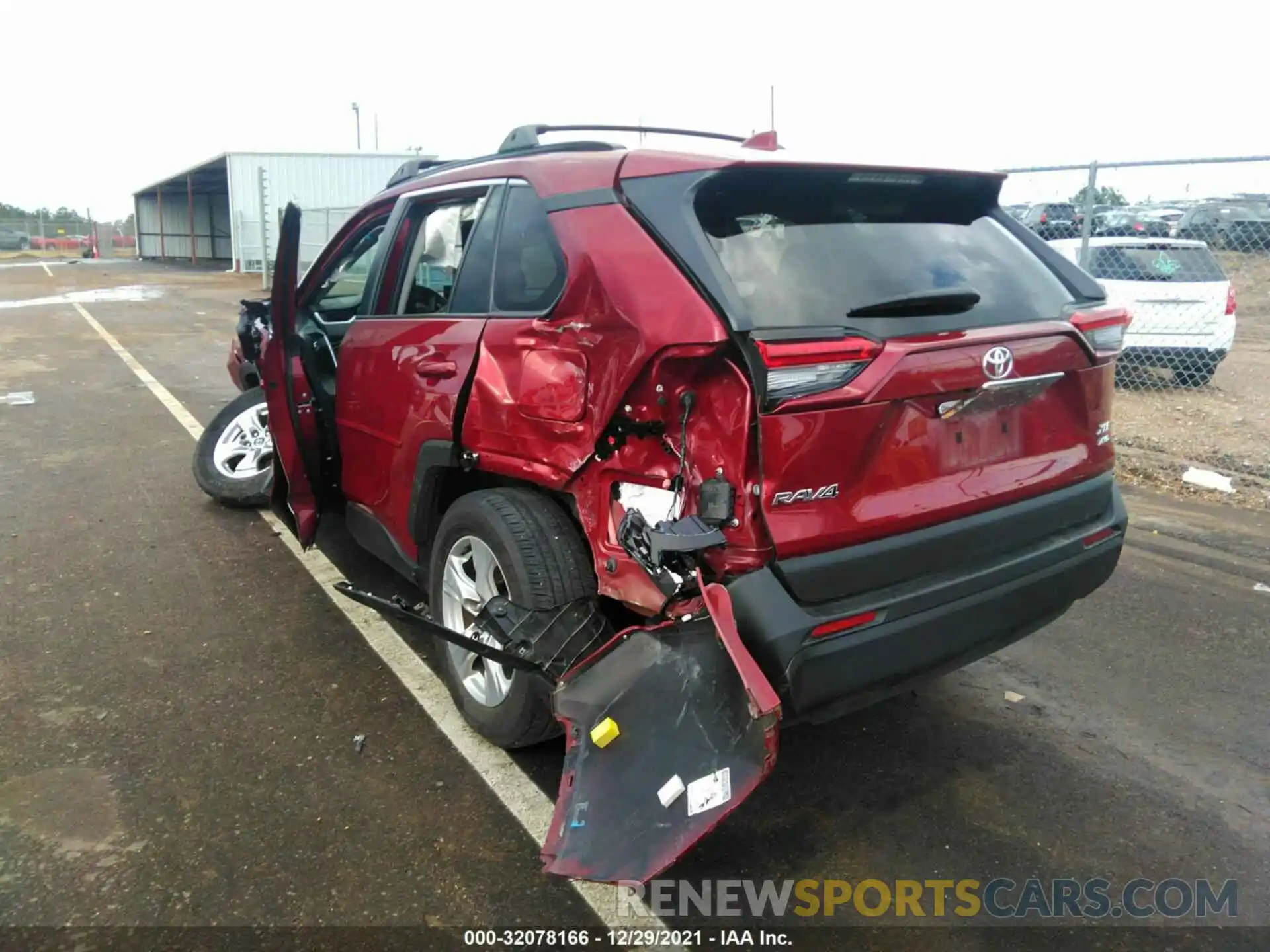 3 Photograph of a damaged car 2T3P1RFVXLC096238 TOYOTA RAV4 2020