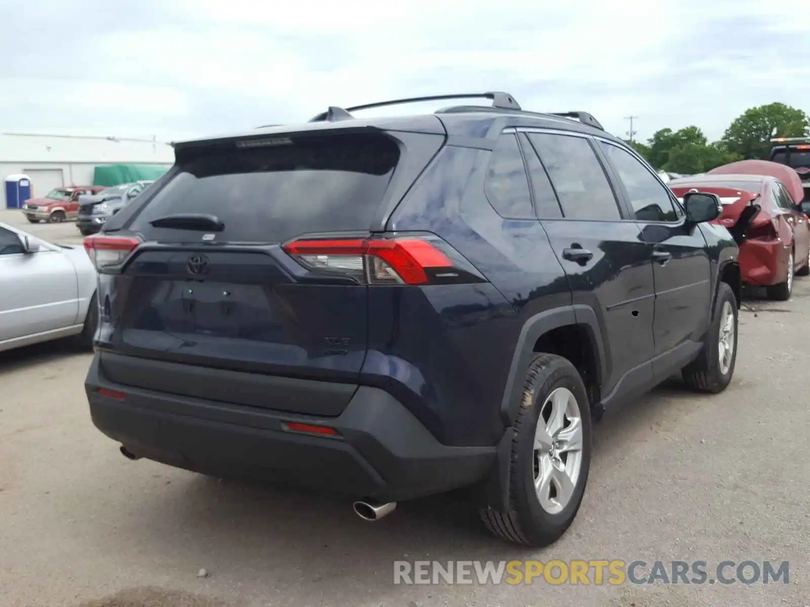 4 Photograph of a damaged car 2T3P1RFVXLC098359 TOYOTA RAV4 2020