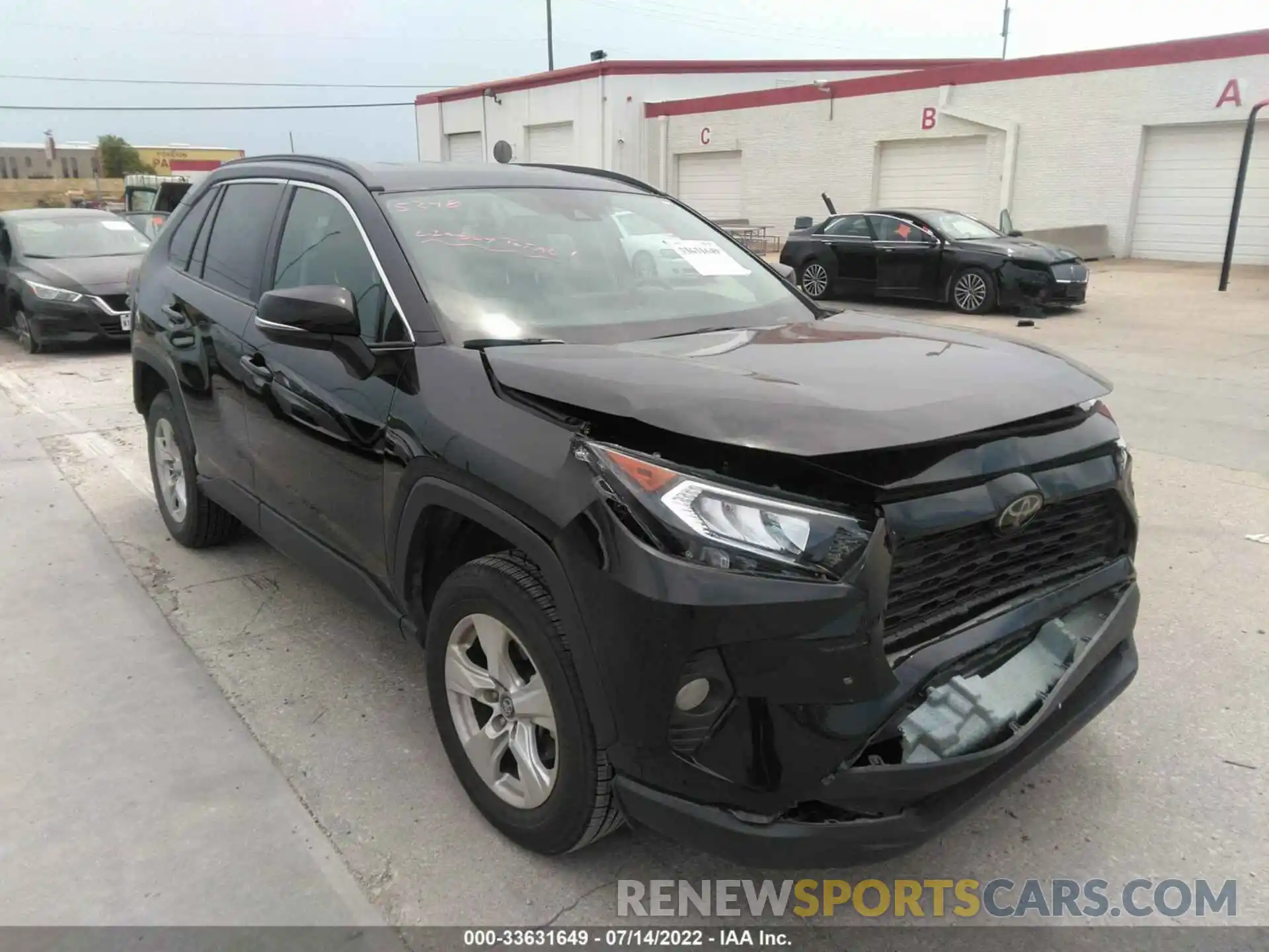 1 Photograph of a damaged car 2T3P1RFVXLC098927 TOYOTA RAV4 2020