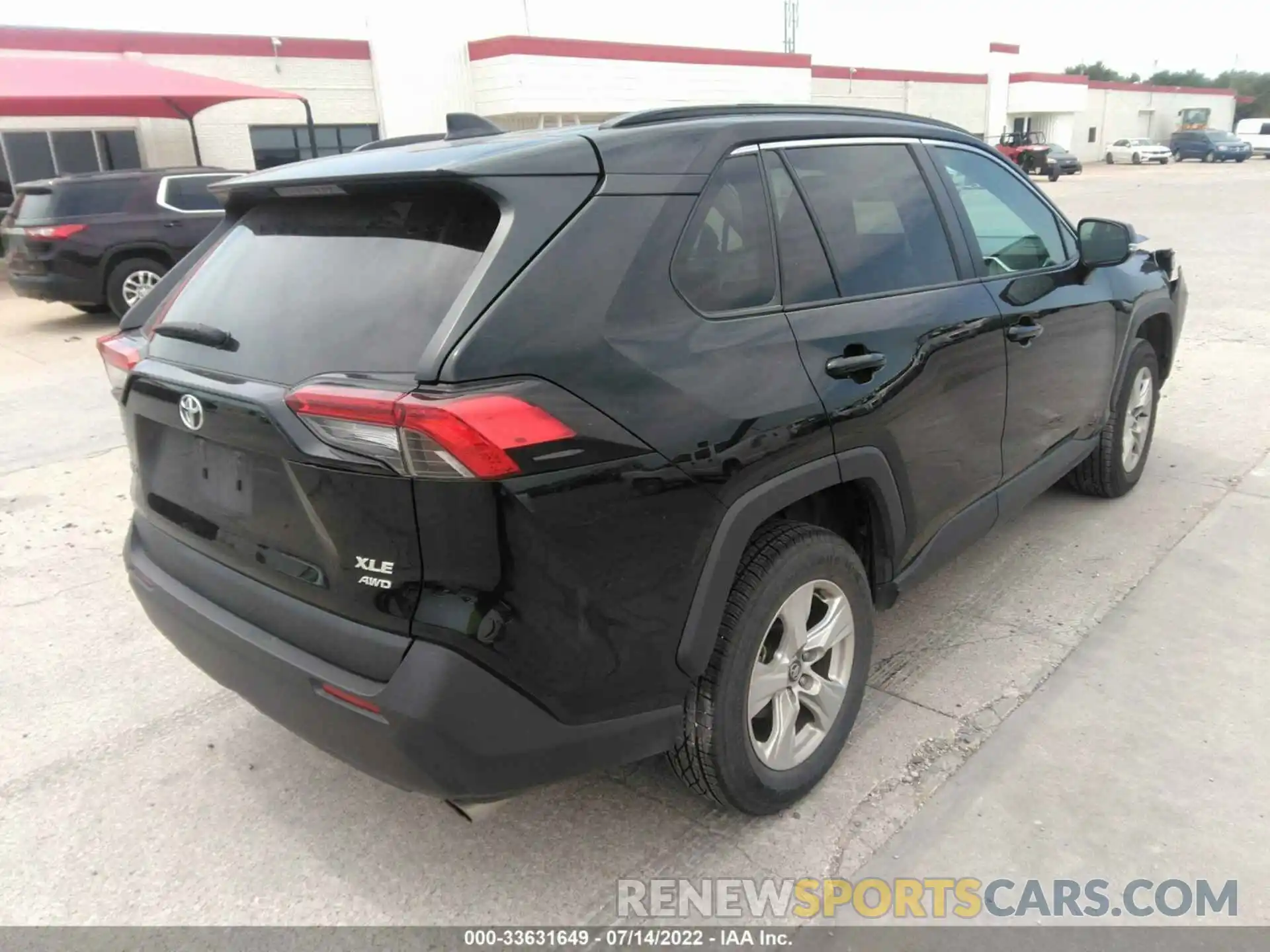 4 Photograph of a damaged car 2T3P1RFVXLC098927 TOYOTA RAV4 2020