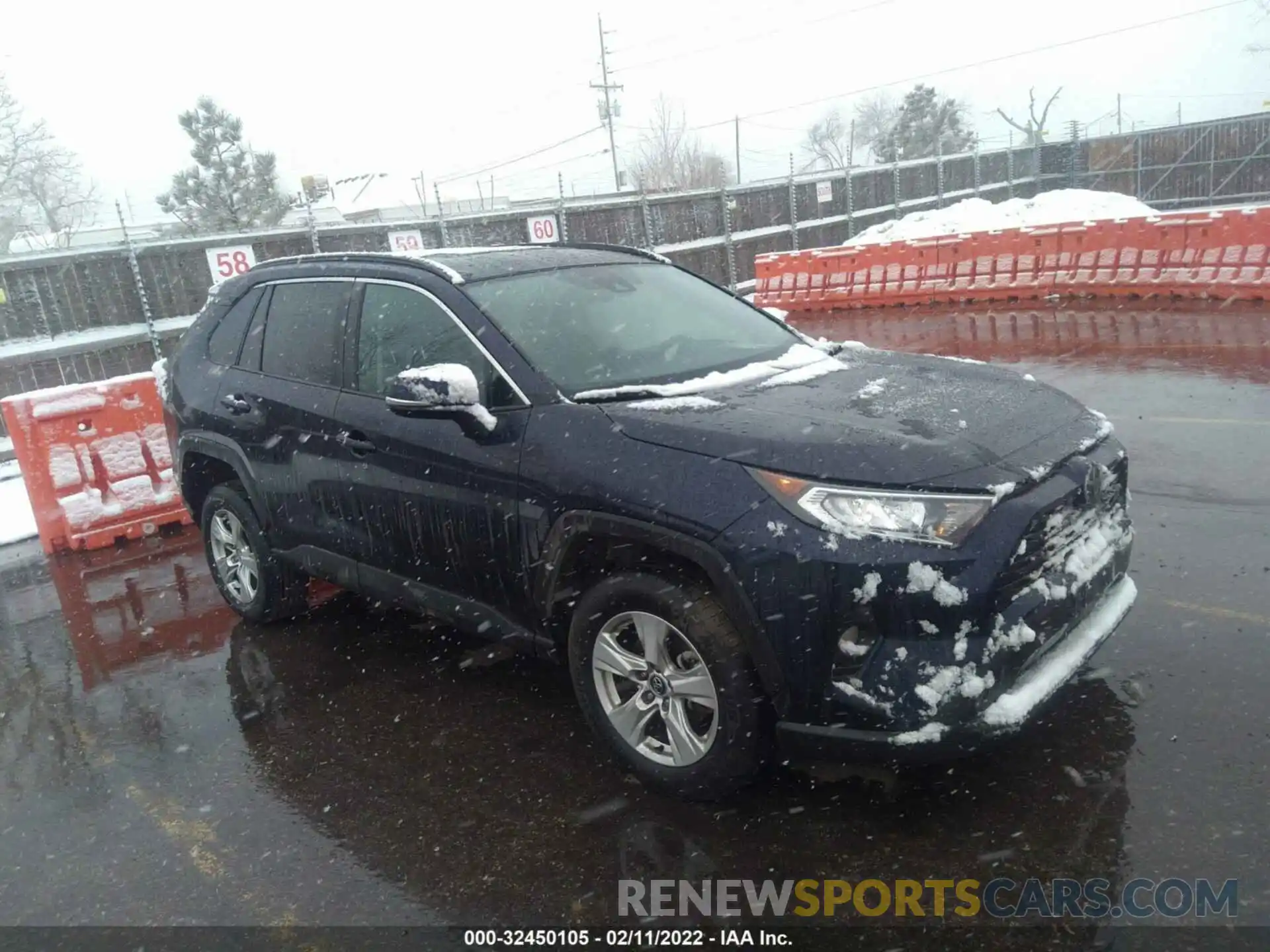 1 Photograph of a damaged car 2T3P1RFVXLC099270 TOYOTA RAV4 2020