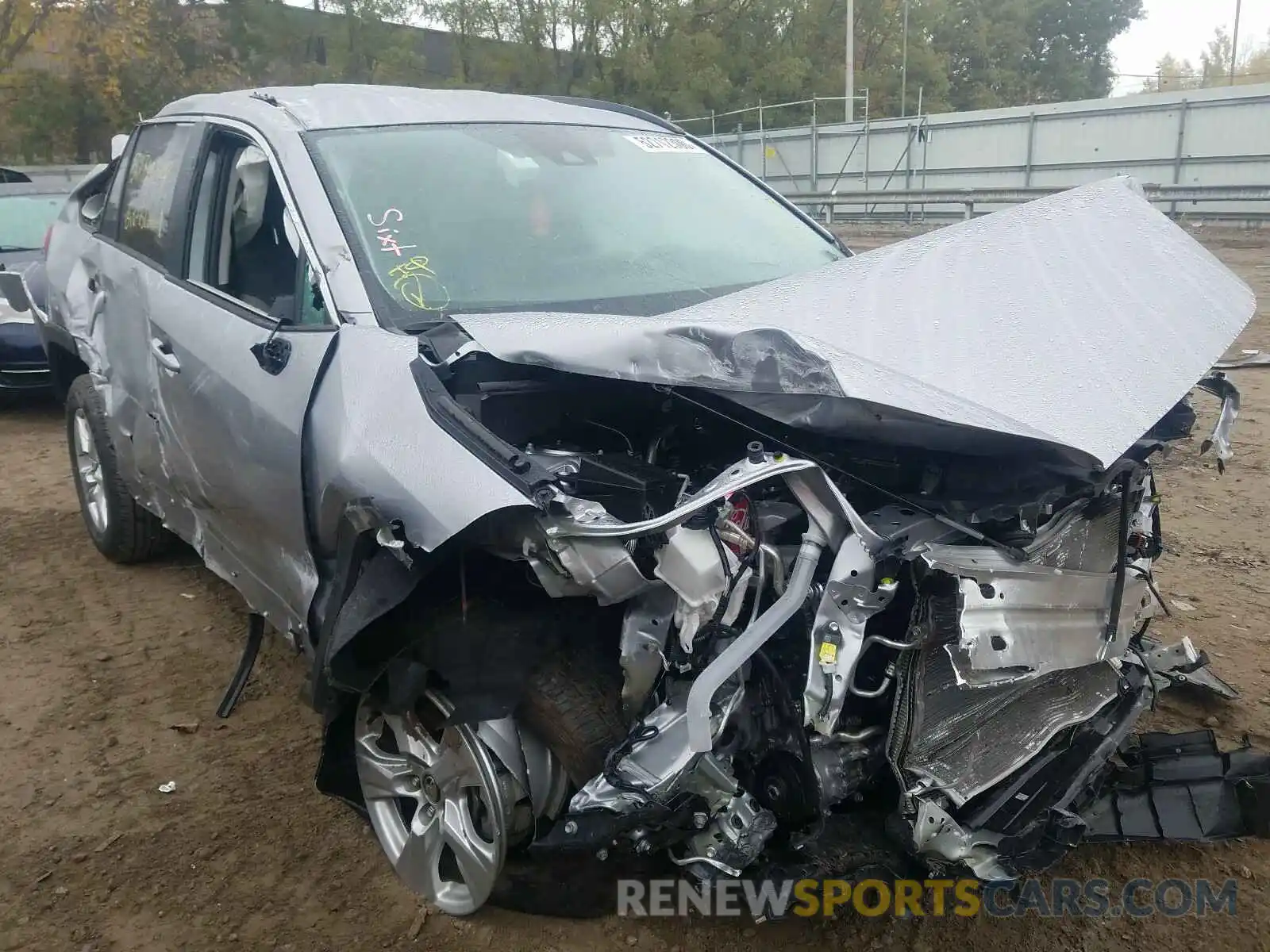 1 Photograph of a damaged car 2T3P1RFVXLC101860 TOYOTA RAV4 2020