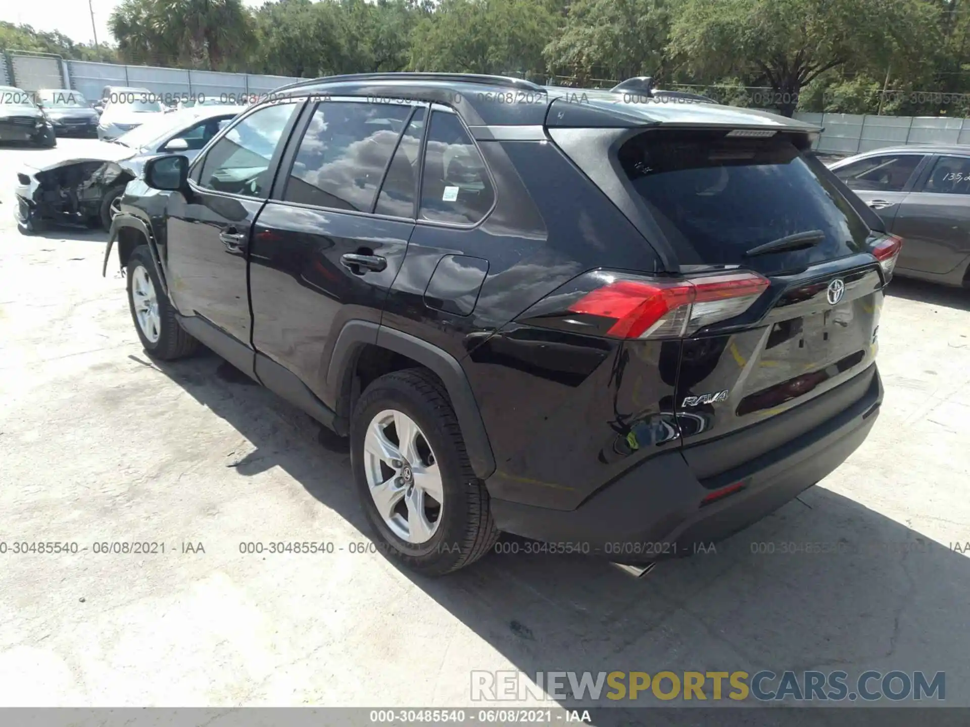 3 Фотография поврежденного автомобиля 2T3P1RFVXLC102796 TOYOTA RAV4 2020