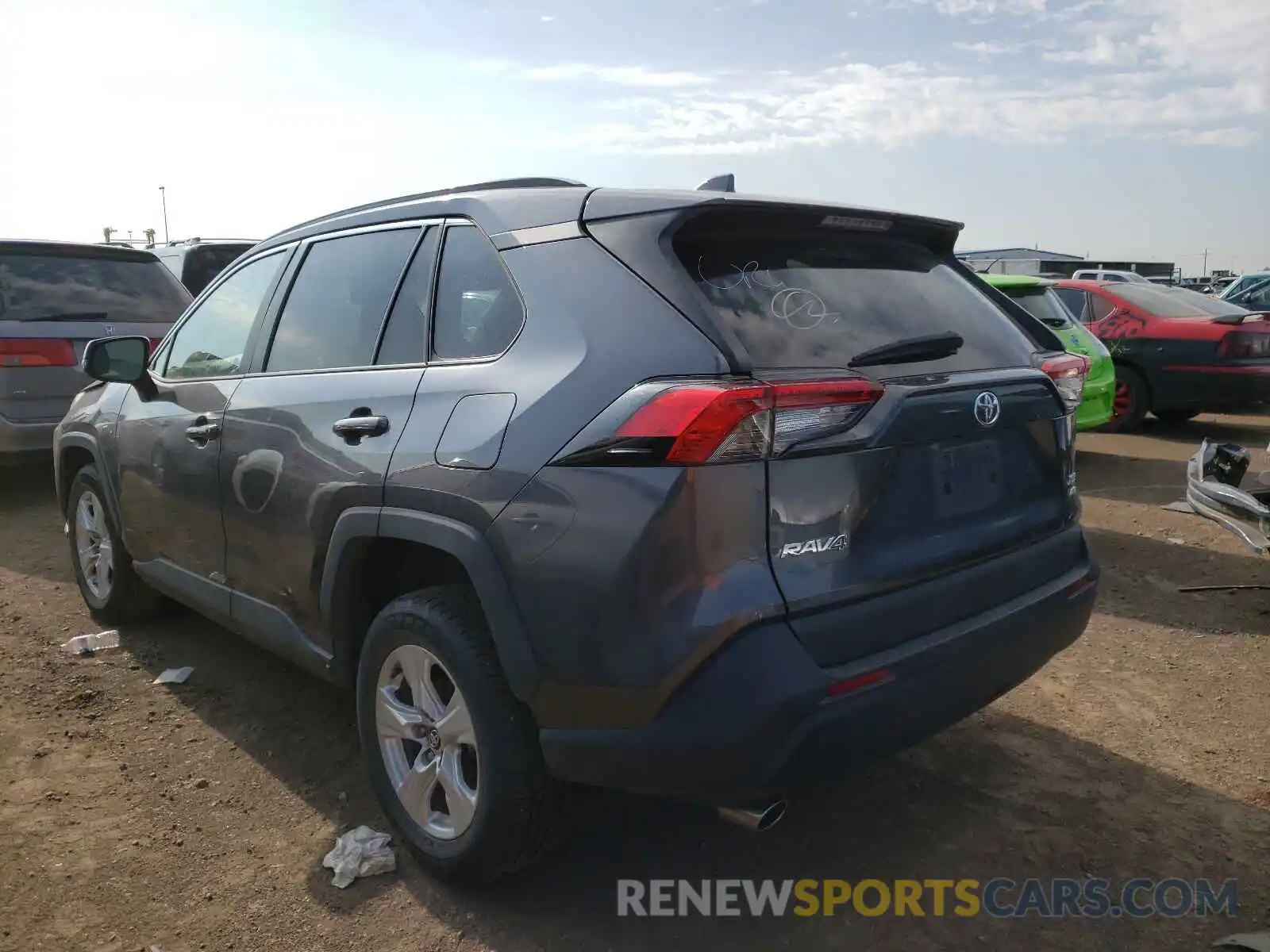 3 Photograph of a damaged car 2T3P1RFVXLC105391 TOYOTA RAV4 2020