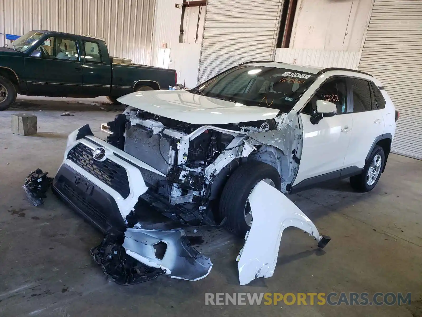 2 Photograph of a damaged car 2T3P1RFVXLC127360 TOYOTA RAV4 2020