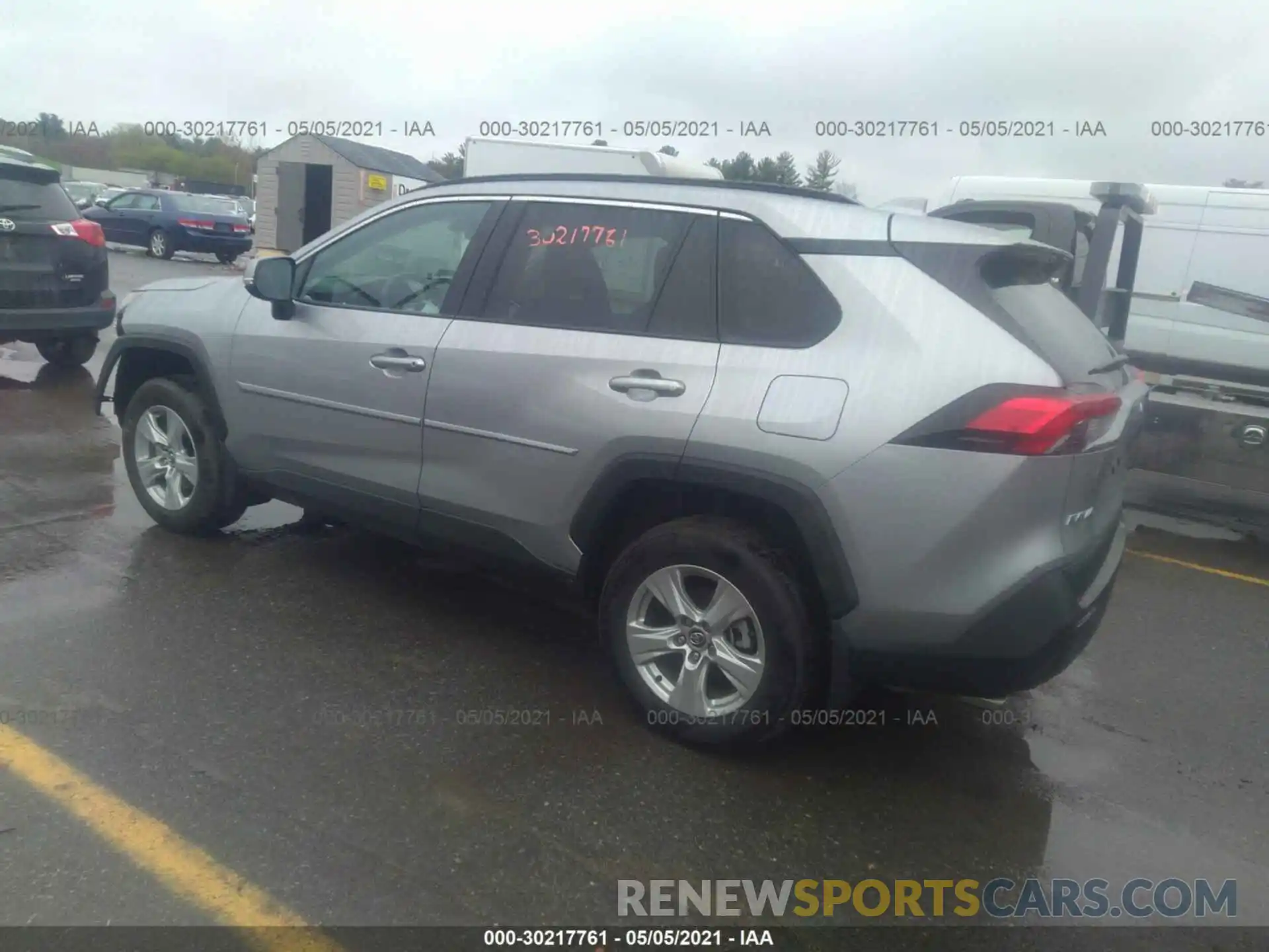 3 Photograph of a damaged car 2T3P1RFVXLC133045 TOYOTA RAV4 2020