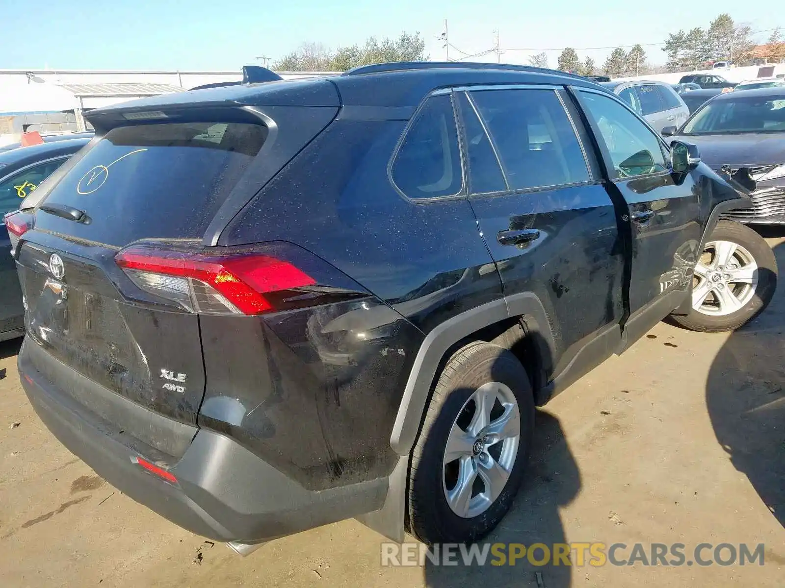 4 Photograph of a damaged car 2T3P1RFVXLW084900 TOYOTA RAV4 2020