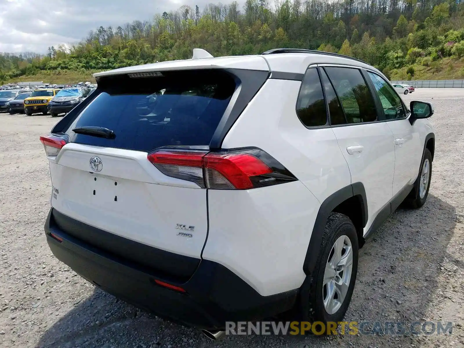 4 Photograph of a damaged car 2T3P1RFVXLW090647 TOYOTA RAV4 2020