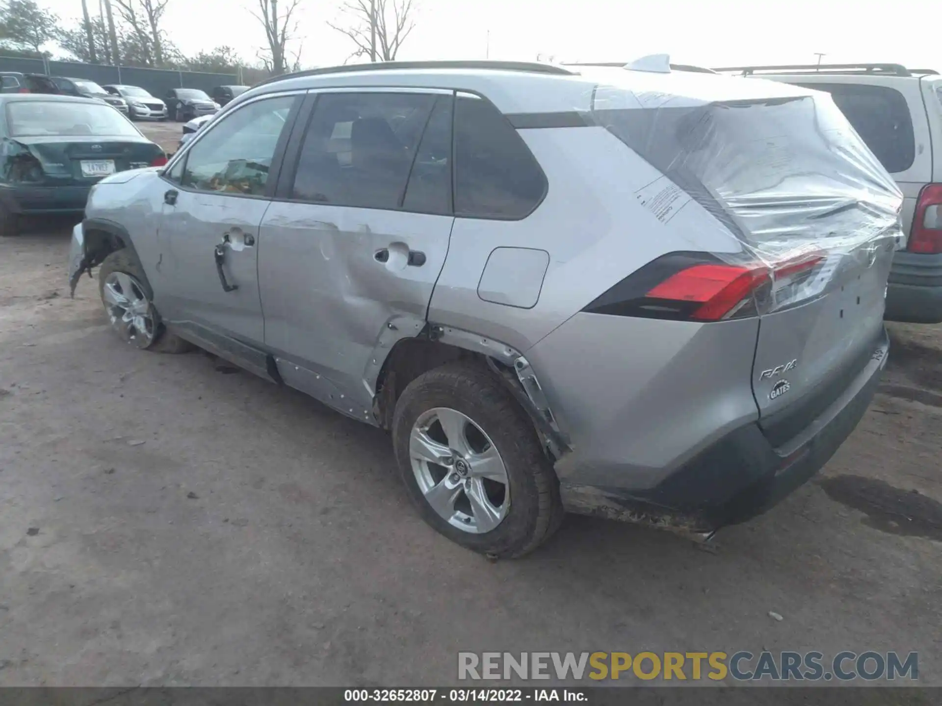 3 Фотография поврежденного автомобиля 2T3P1RFVXLW093595 TOYOTA RAV4 2020