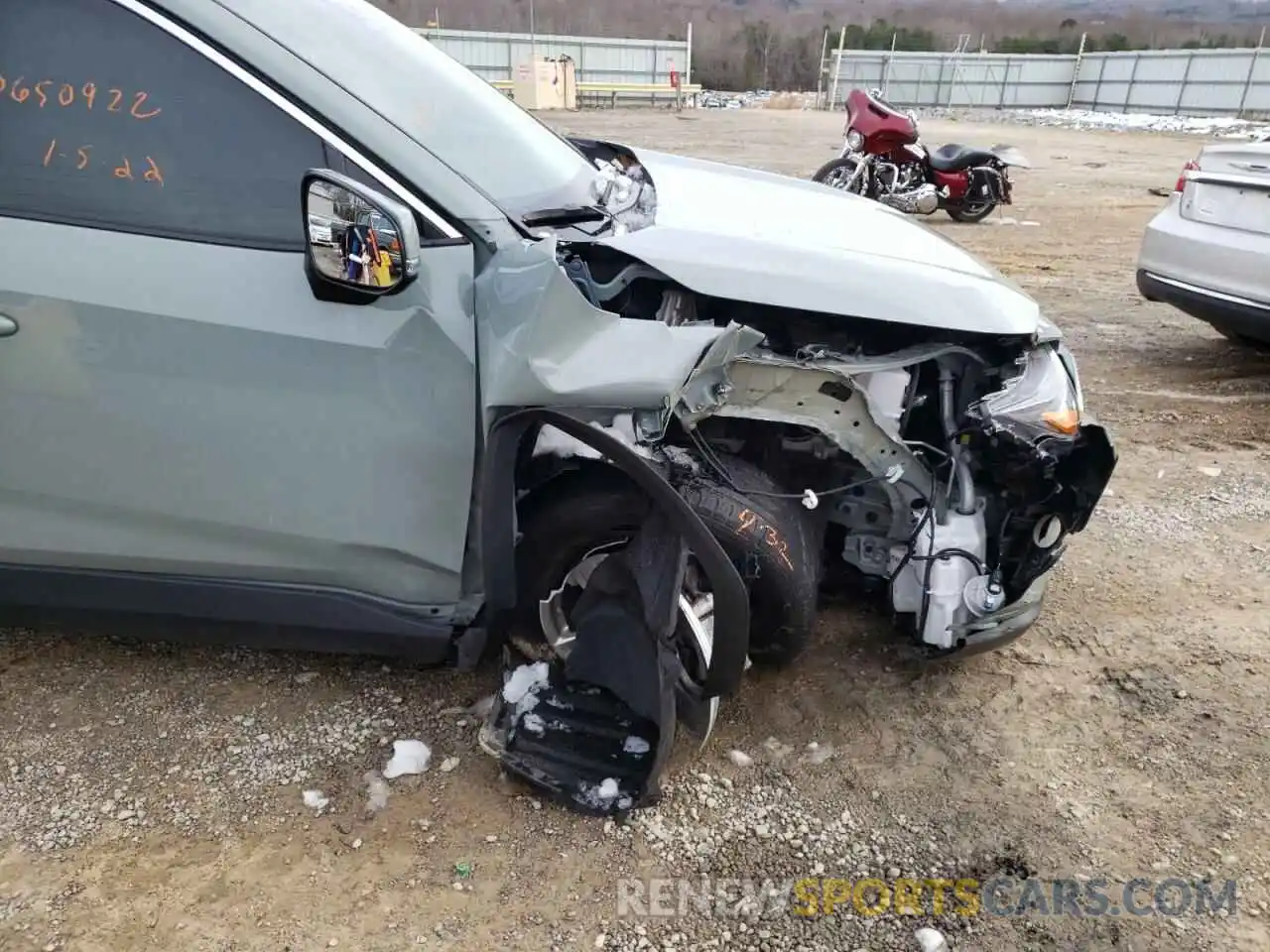 9 Photograph of a damaged car 2T3P1RFVXLW100481 TOYOTA RAV4 2020