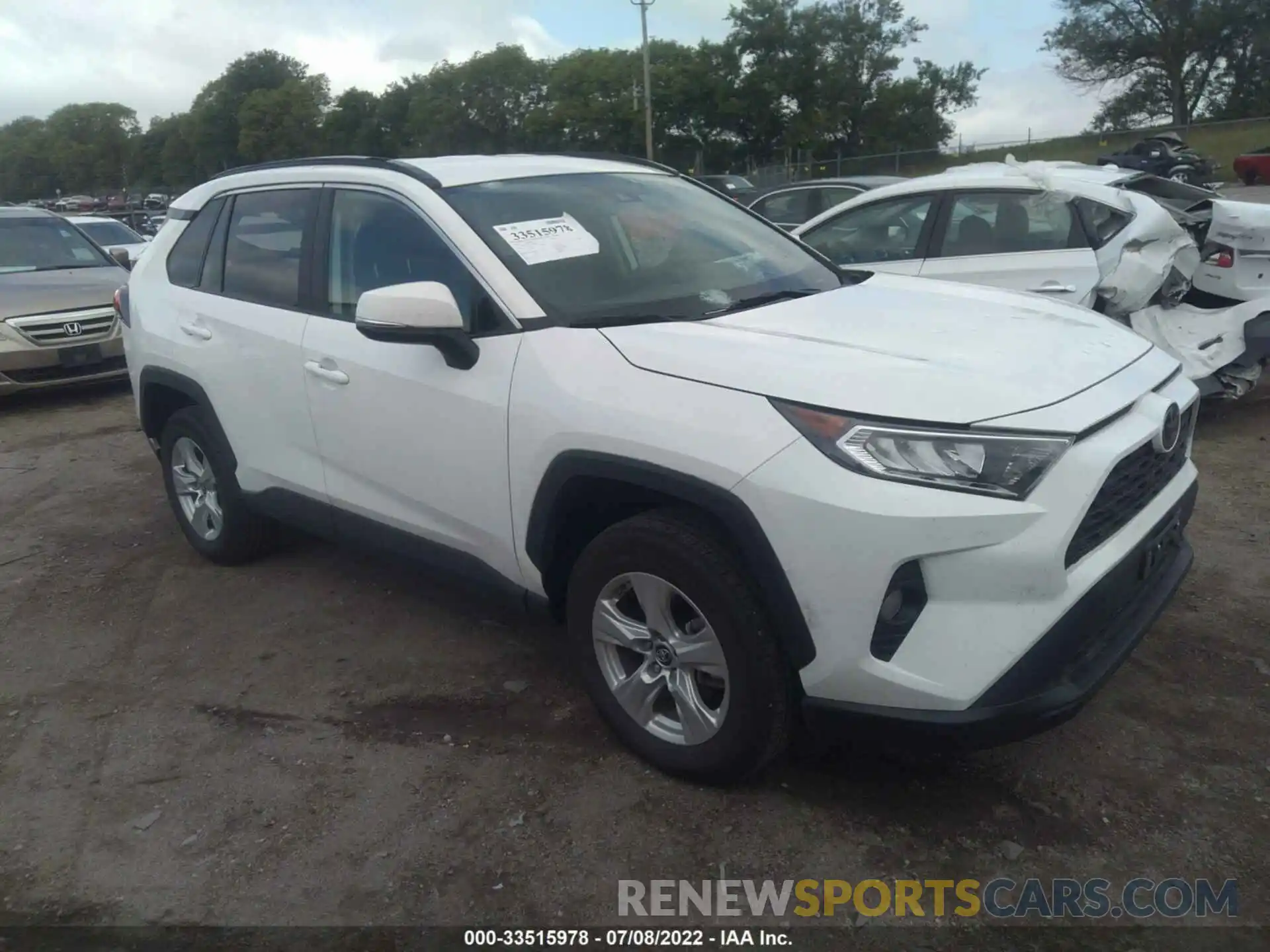 1 Photograph of a damaged car 2T3P1RFVXLW125672 TOYOTA RAV4 2020