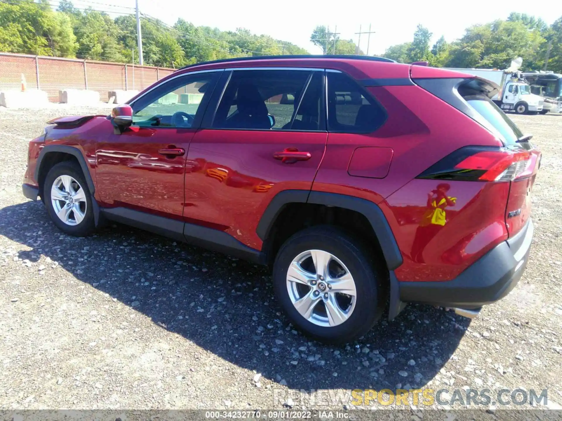 3 Photograph of a damaged car 2T3P1RFVXLW127583 TOYOTA RAV4 2020