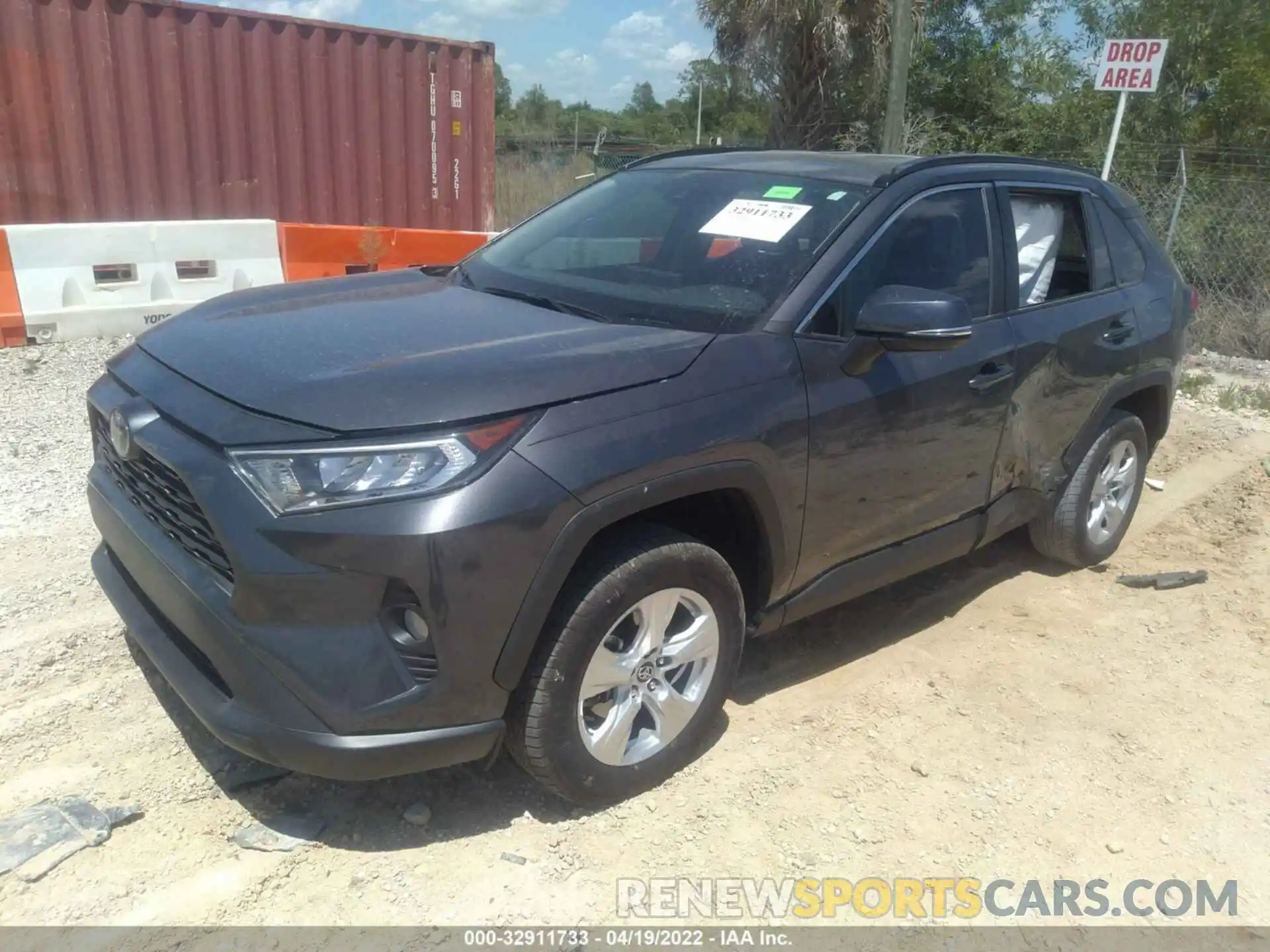 2 Photograph of a damaged car 2T3P1RFVXLW128426 TOYOTA RAV4 2020