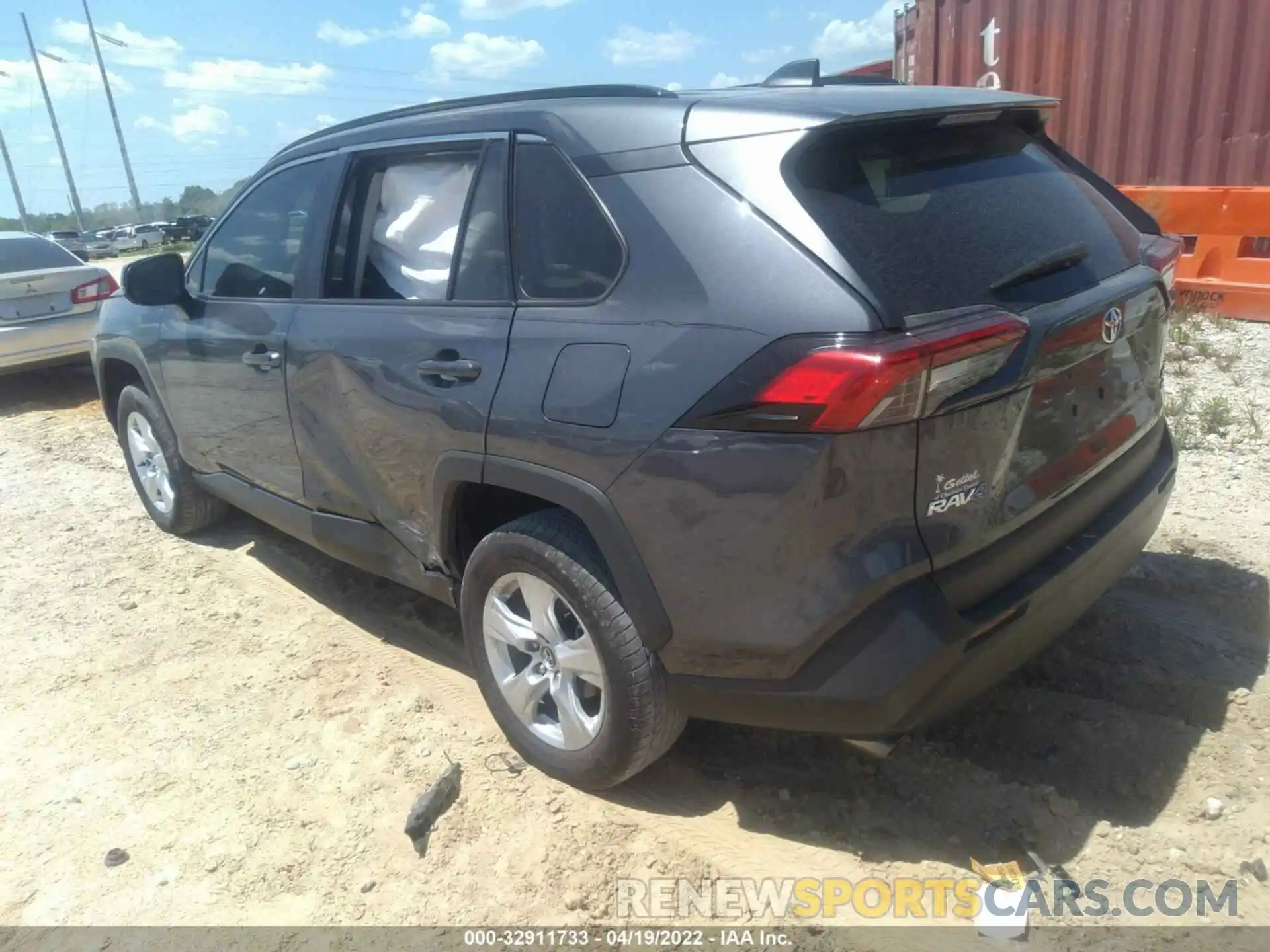 3 Фотография поврежденного автомобиля 2T3P1RFVXLW128426 TOYOTA RAV4 2020