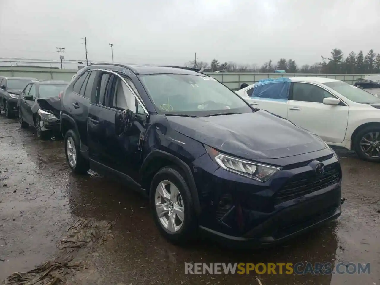 1 Photograph of a damaged car 2T3P1RFVXLW130368 TOYOTA RAV4 2020