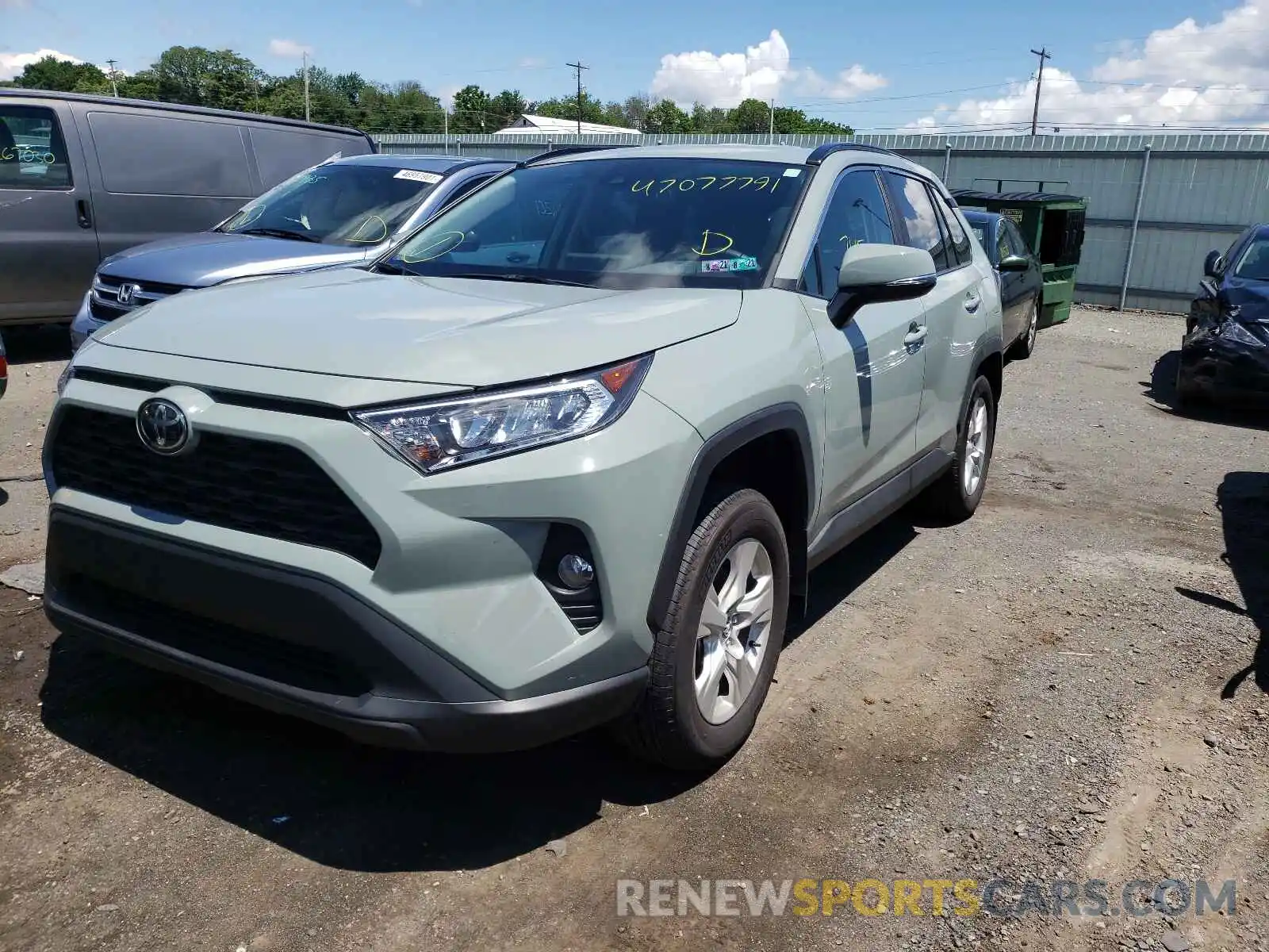 2 Photograph of a damaged car 2T3P1RFVXLW130547 TOYOTA RAV4 2020