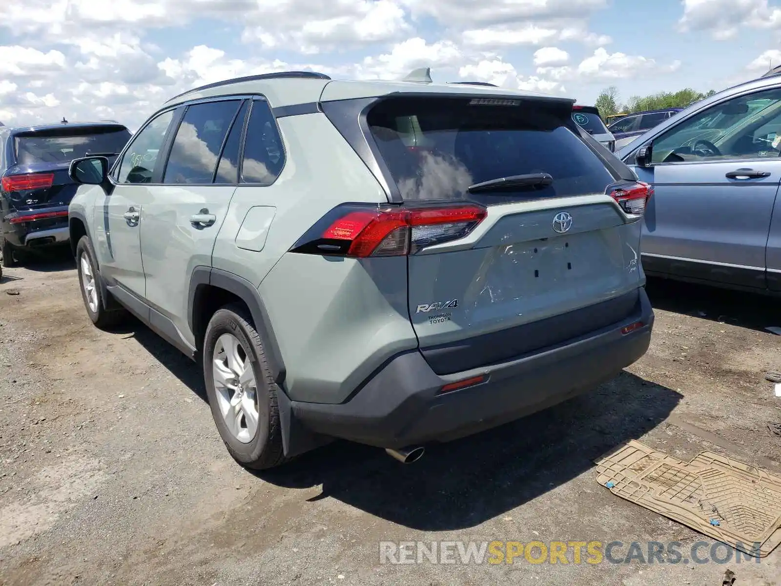 3 Photograph of a damaged car 2T3P1RFVXLW130547 TOYOTA RAV4 2020