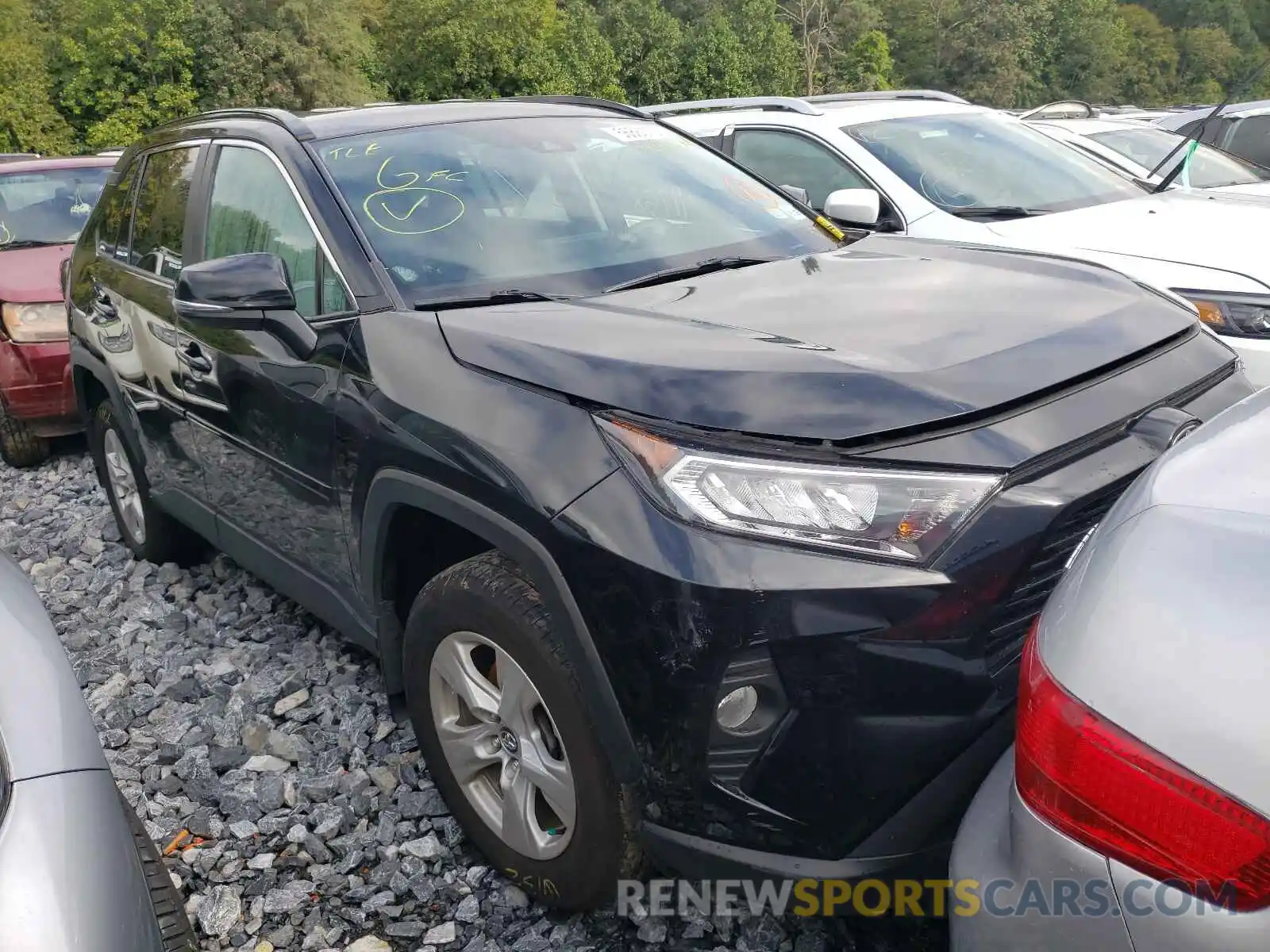 1 Photograph of a damaged car 2T3P1RFVXLW135845 TOYOTA RAV4 2020