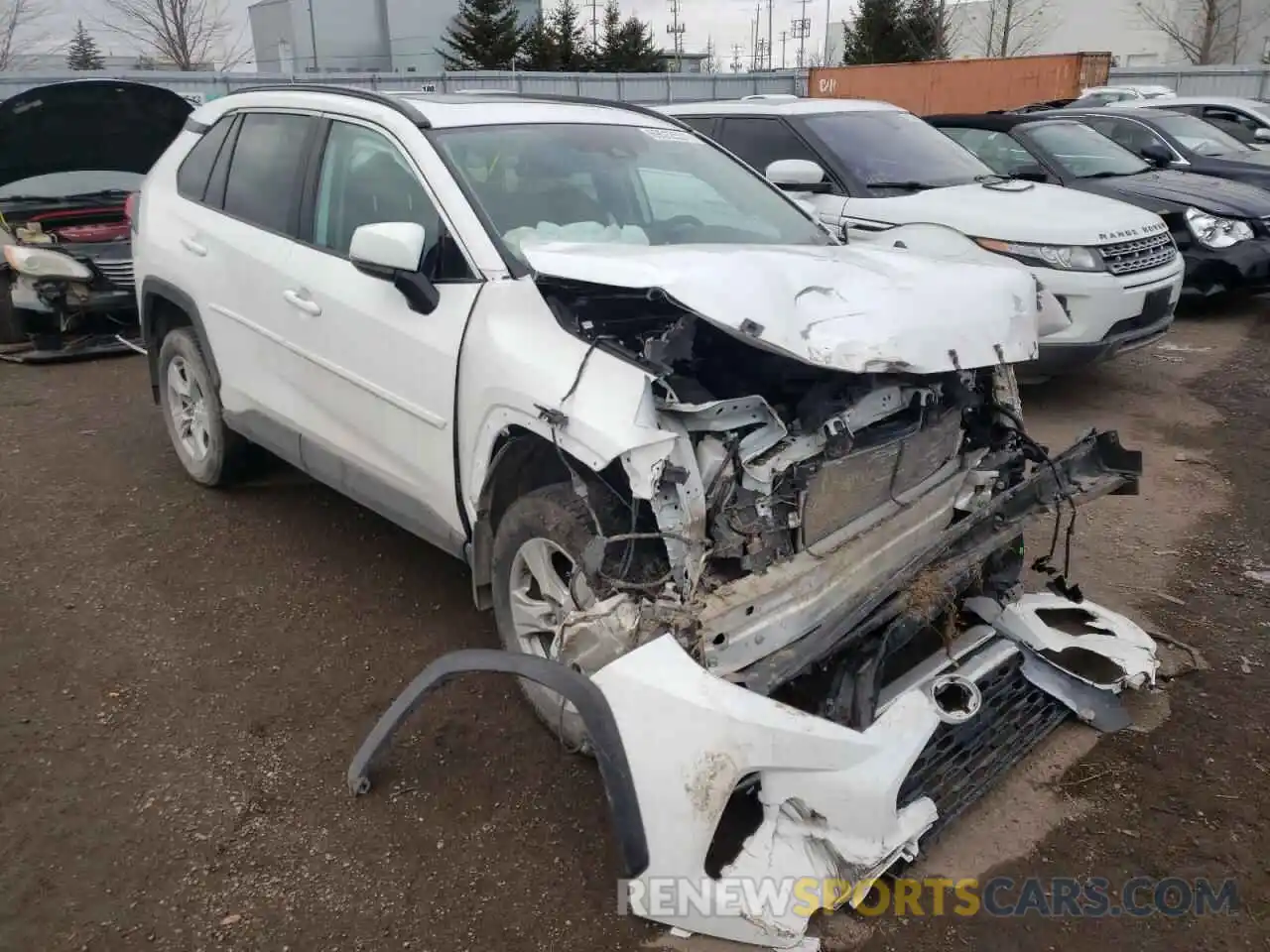 1 Photograph of a damaged car 2T3R1RFV0LC094295 TOYOTA RAV4 2020