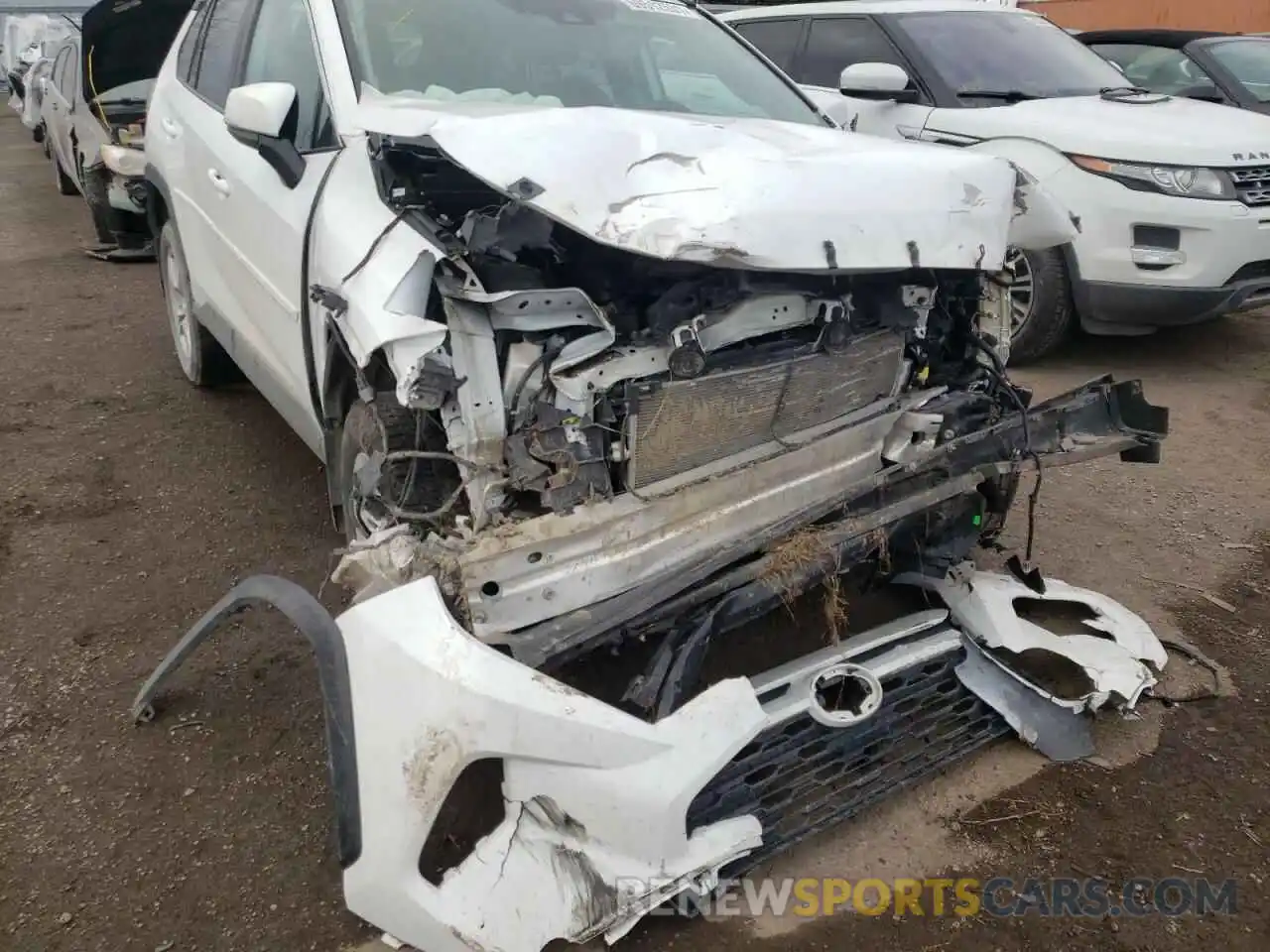 9 Photograph of a damaged car 2T3R1RFV0LC094295 TOYOTA RAV4 2020