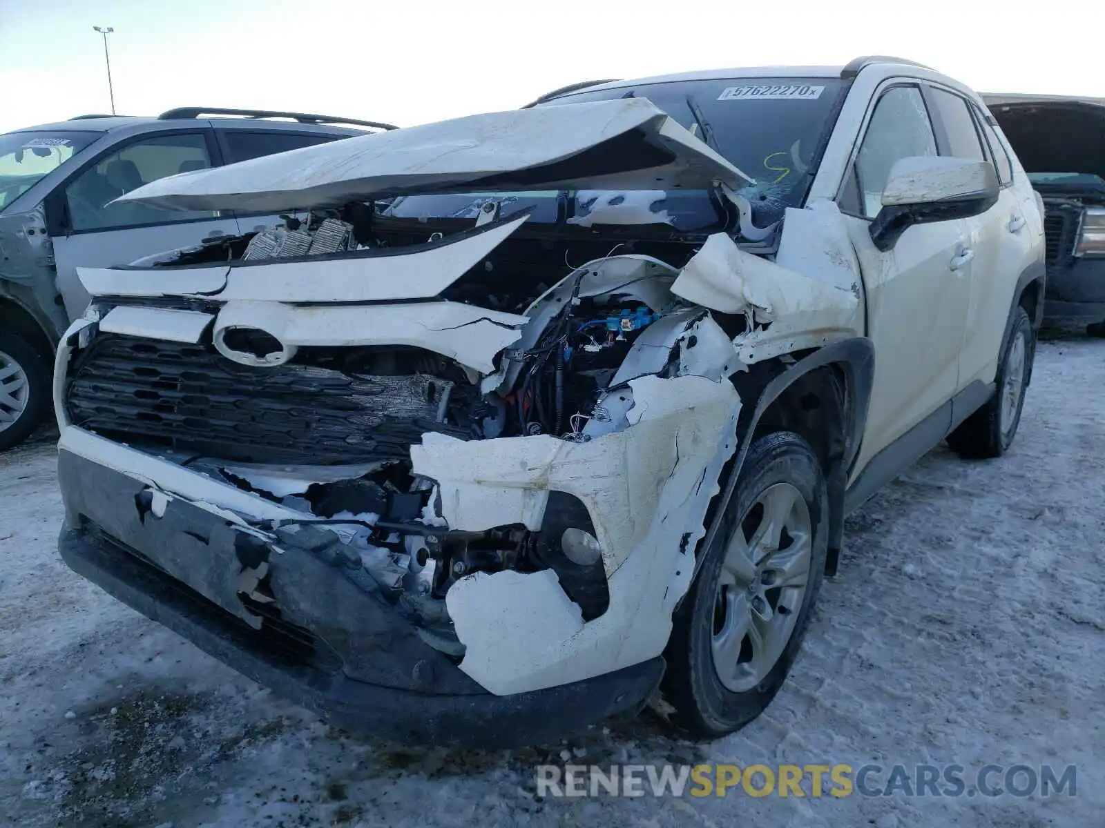 2 Photograph of a damaged car 2T3R1RFV0LW096630 TOYOTA RAV4 2020