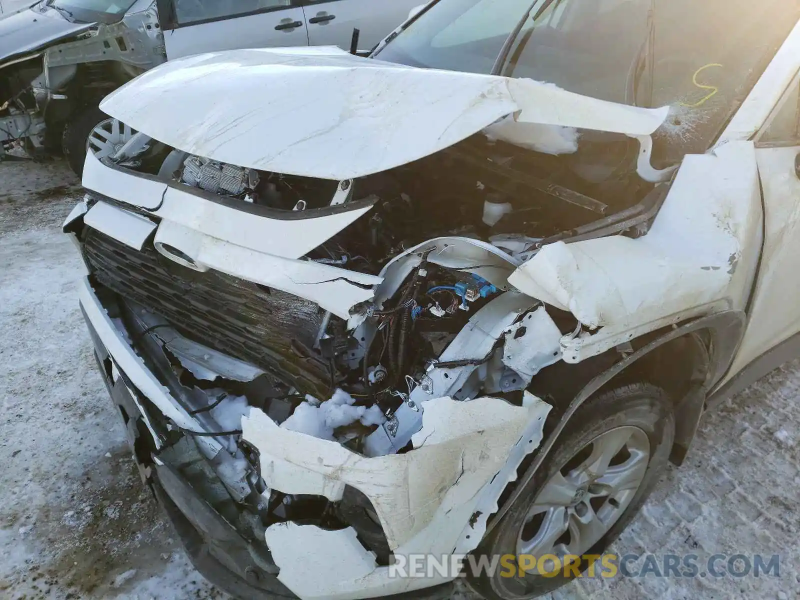 9 Photograph of a damaged car 2T3R1RFV0LW096630 TOYOTA RAV4 2020