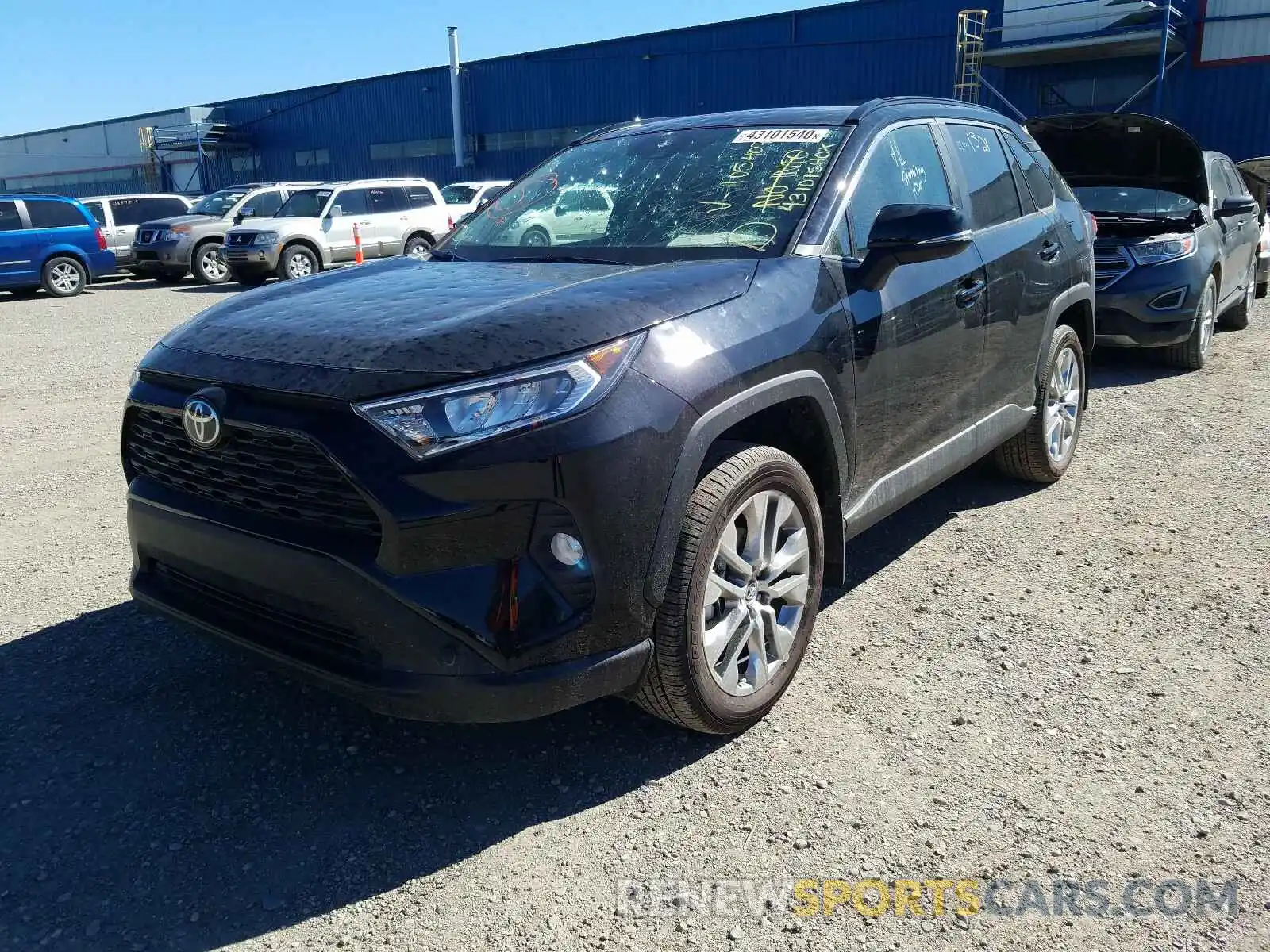 2 Photograph of a damaged car 2T3R1RFV0LW105407 TOYOTA RAV4 2020