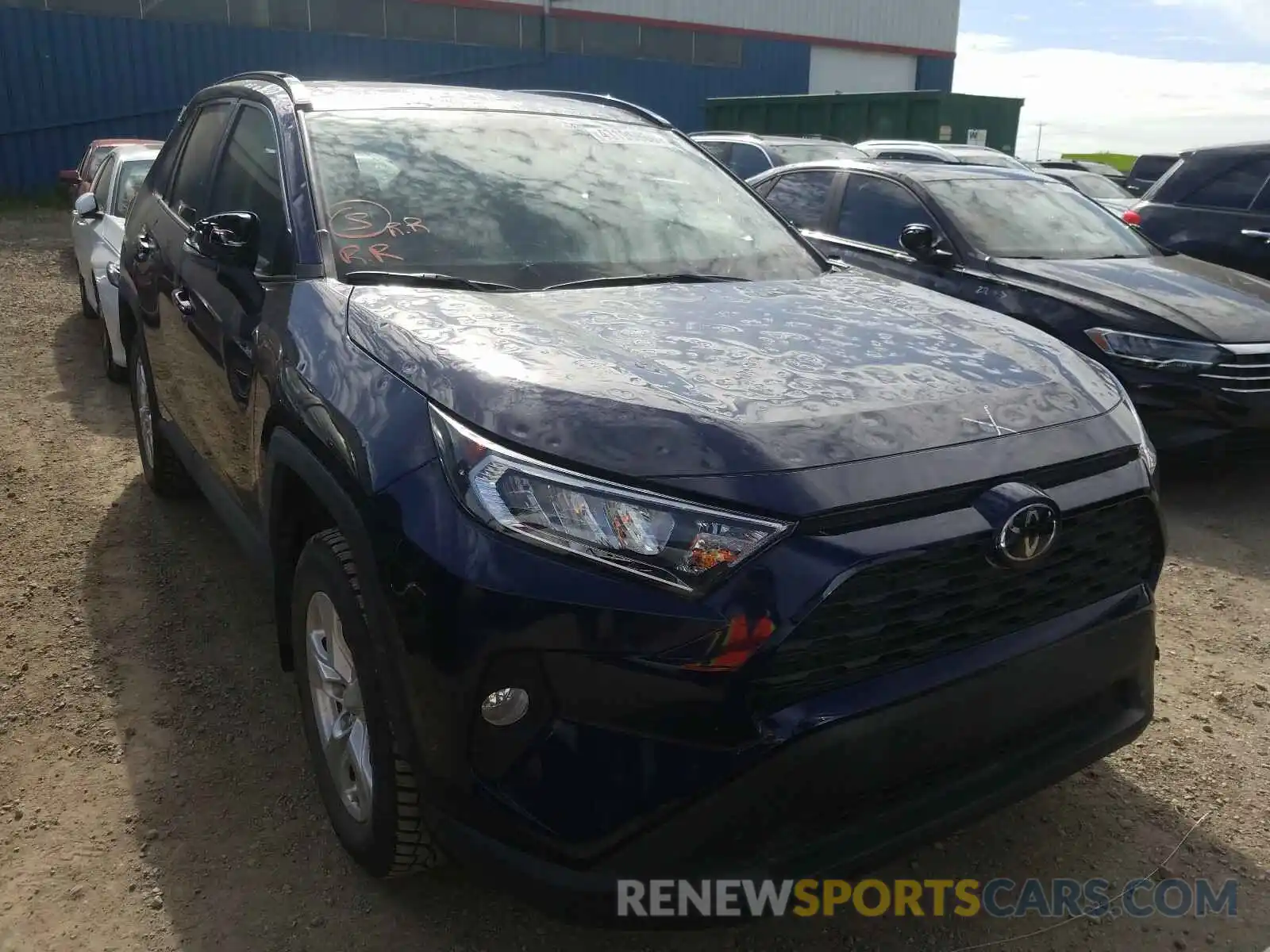 1 Photograph of a damaged car 2T3R1RFV2LW086682 TOYOTA RAV4 2020