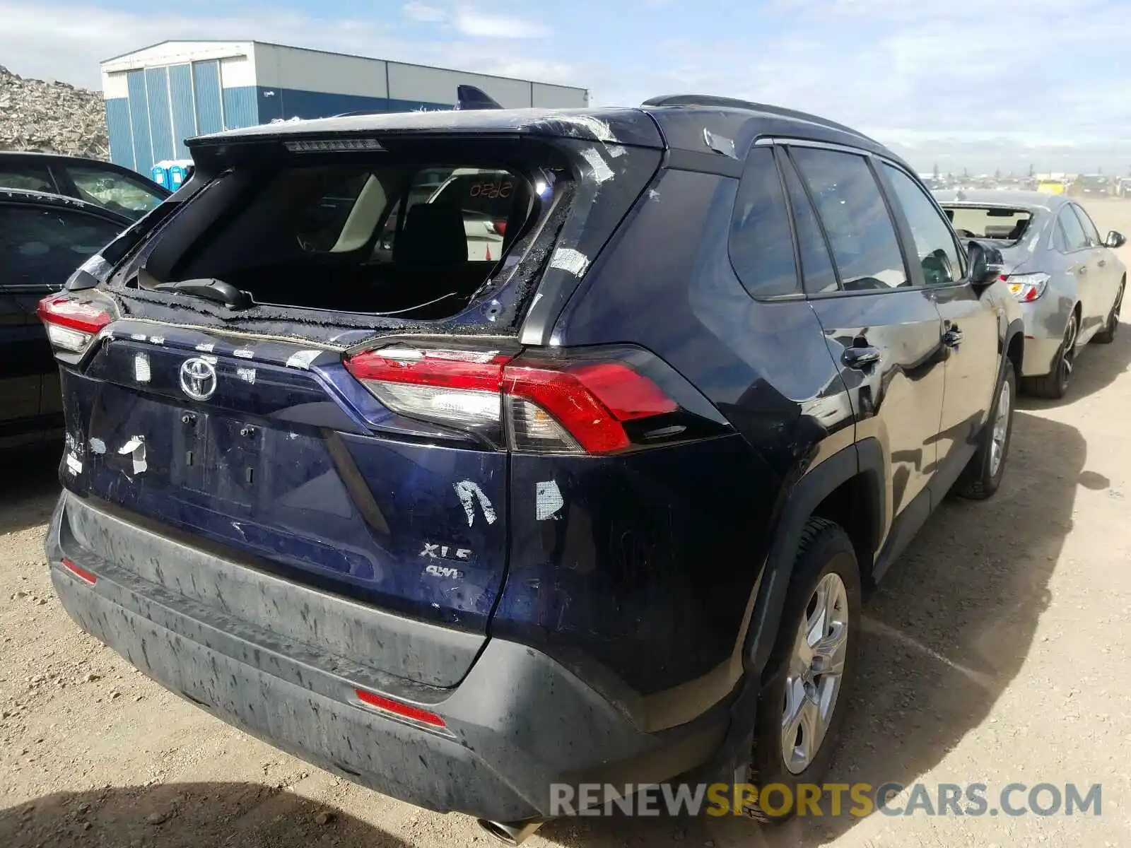 4 Photograph of a damaged car 2T3R1RFV2LW086682 TOYOTA RAV4 2020