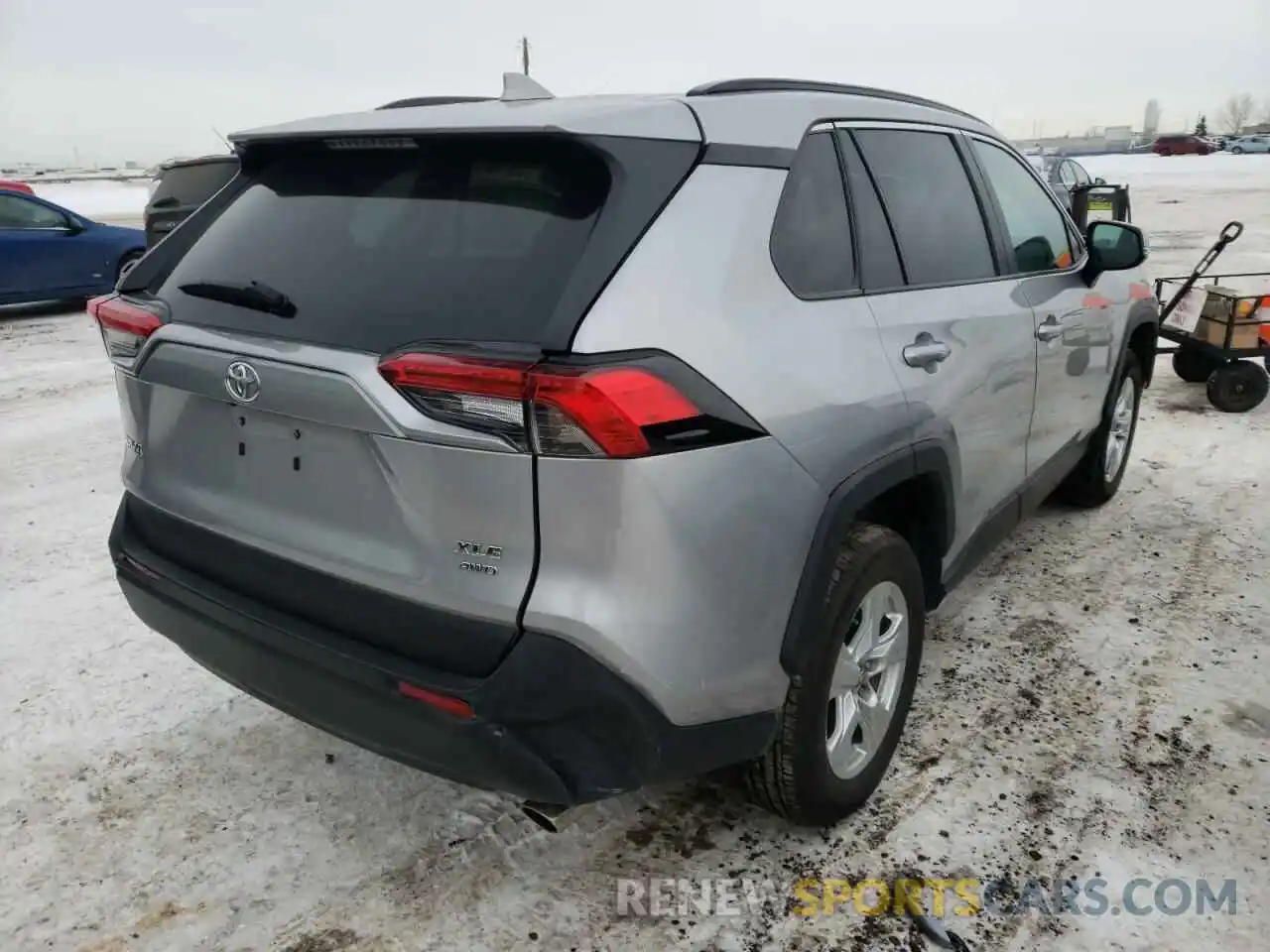 4 Photograph of a damaged car 2T3R1RFV4LC067018 TOYOTA RAV4 2020