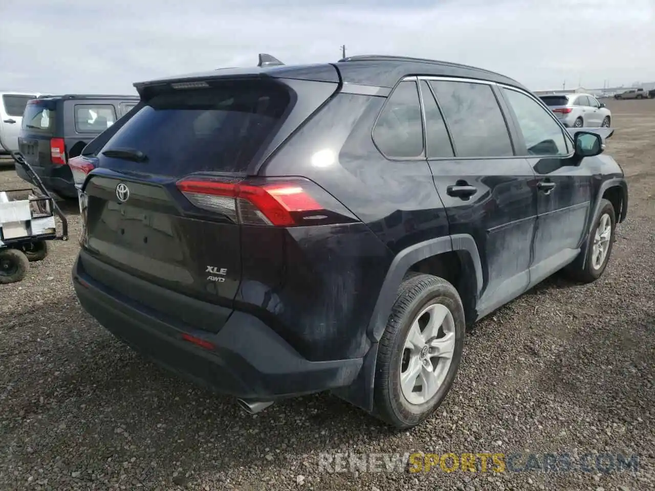 4 Photograph of a damaged car 2T3R1RFV4LW089602 TOYOTA RAV4 2020