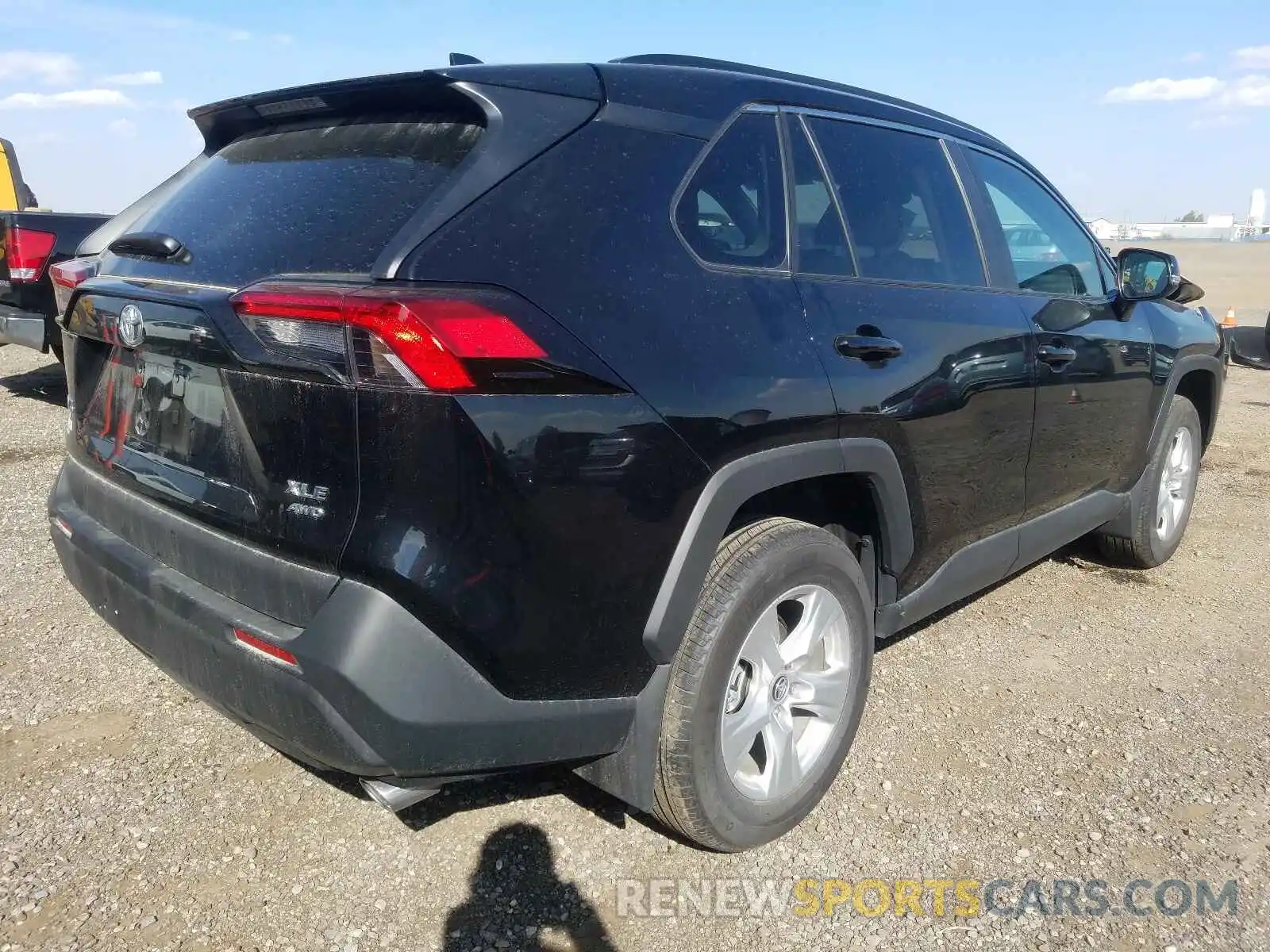 4 Photograph of a damaged car 2T3R1RFV7LC076182 TOYOTA RAV4 2020