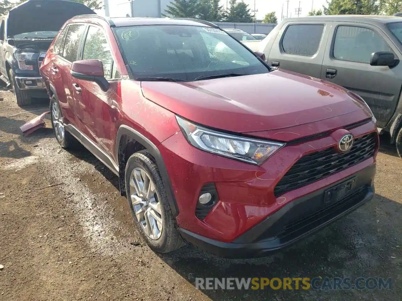 1 Photograph of a damaged car 2T3R1RFV9LW127552 TOYOTA RAV4 2020