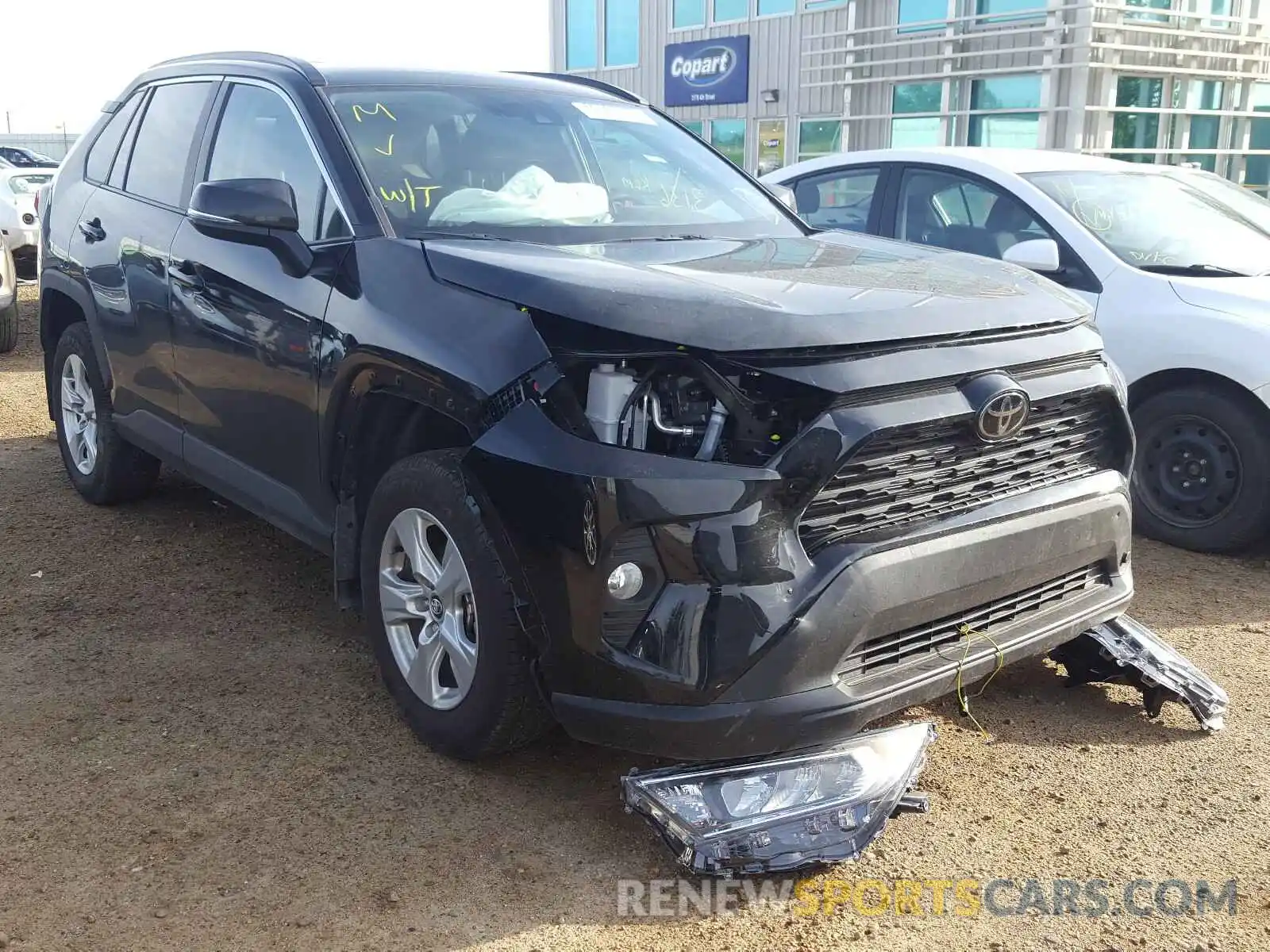 1 Photograph of a damaged car 2T3R1RFVXLW110310 TOYOTA RAV4 2020