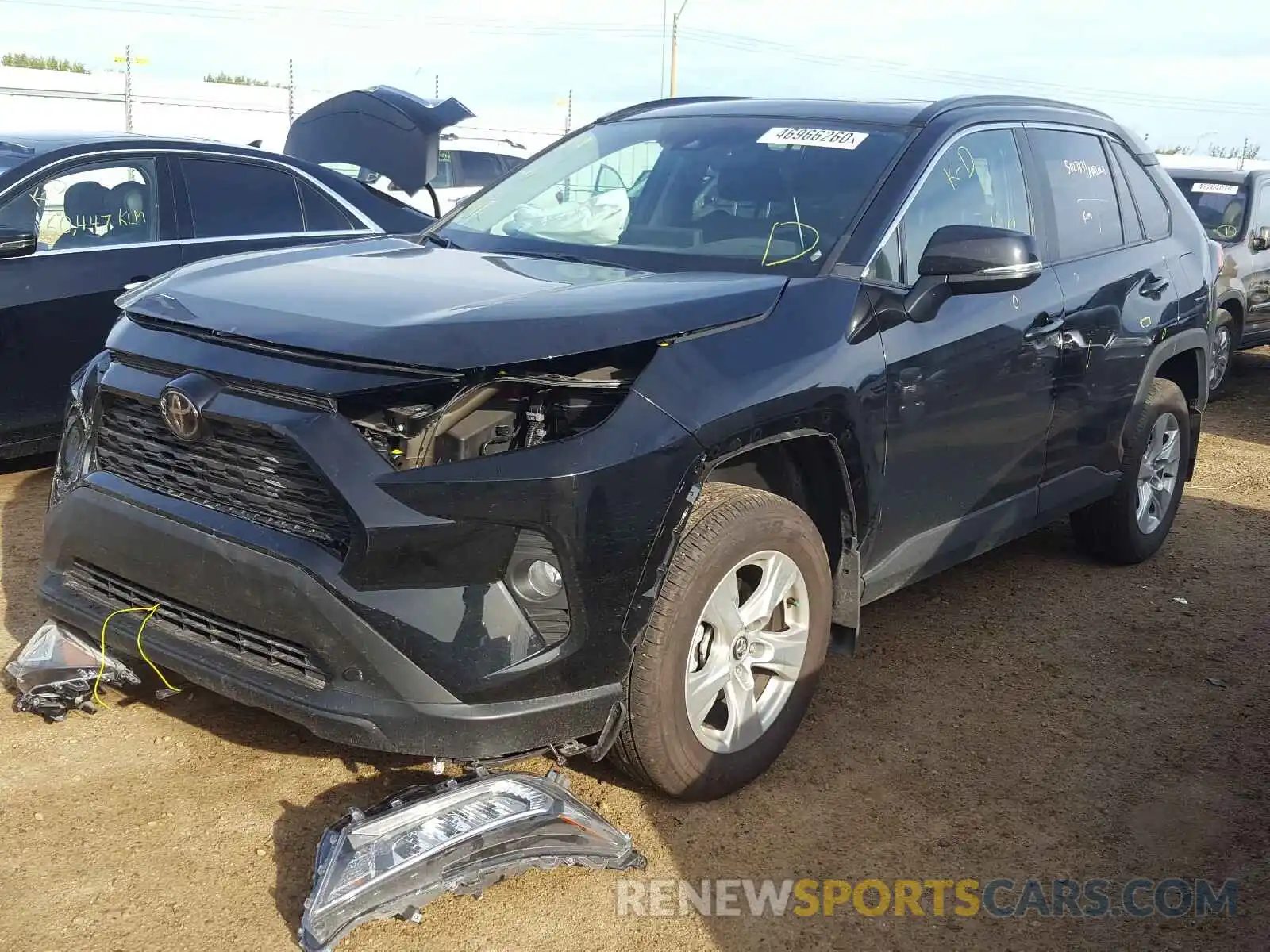 2 Photograph of a damaged car 2T3R1RFVXLW110310 TOYOTA RAV4 2020